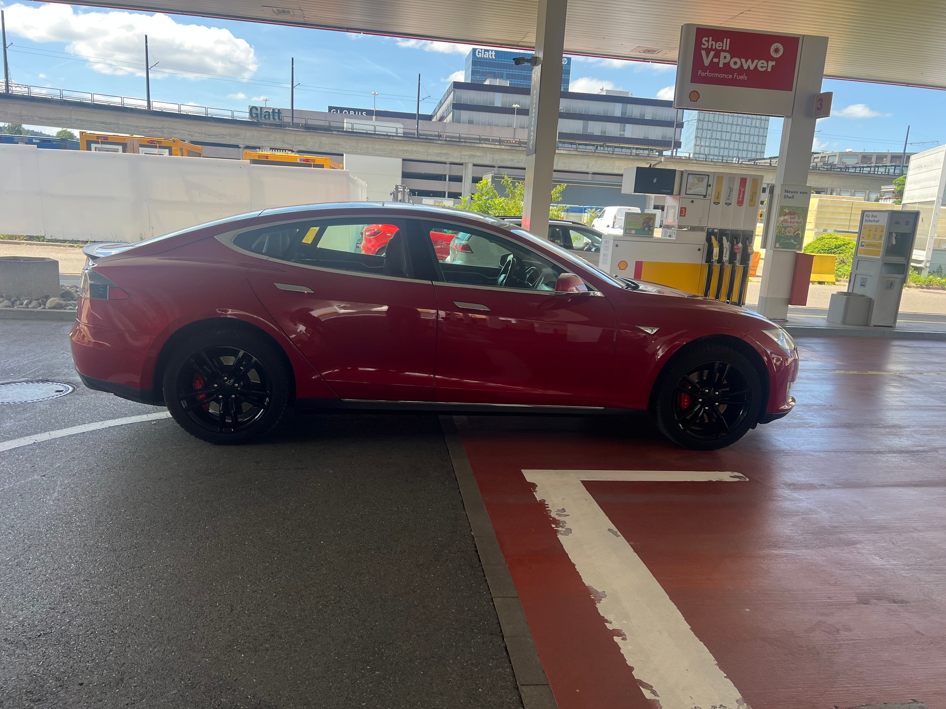 TESLA Model S 85 D Performance-image-4