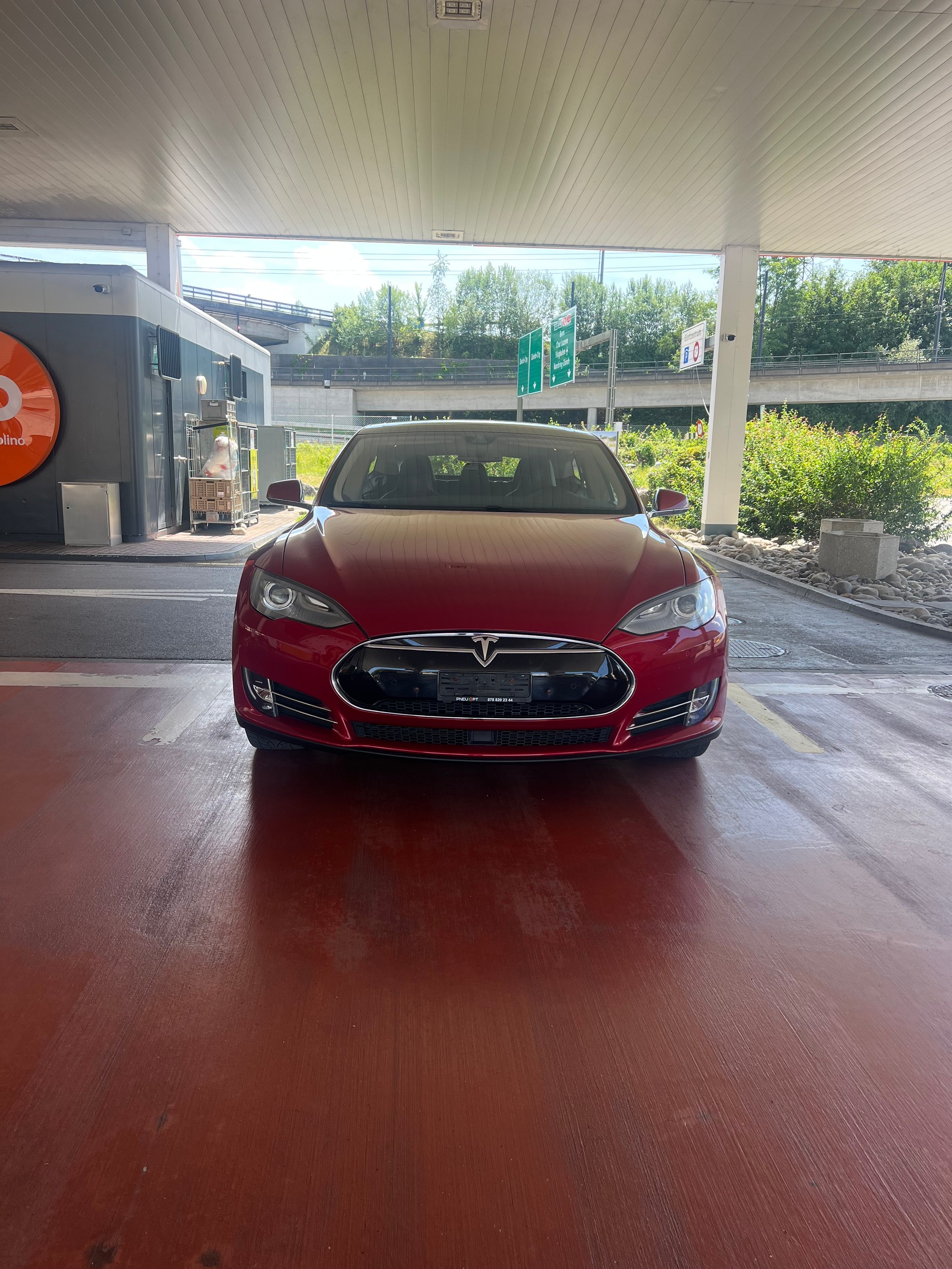 TESLA Model S 85 D Performance-image-0