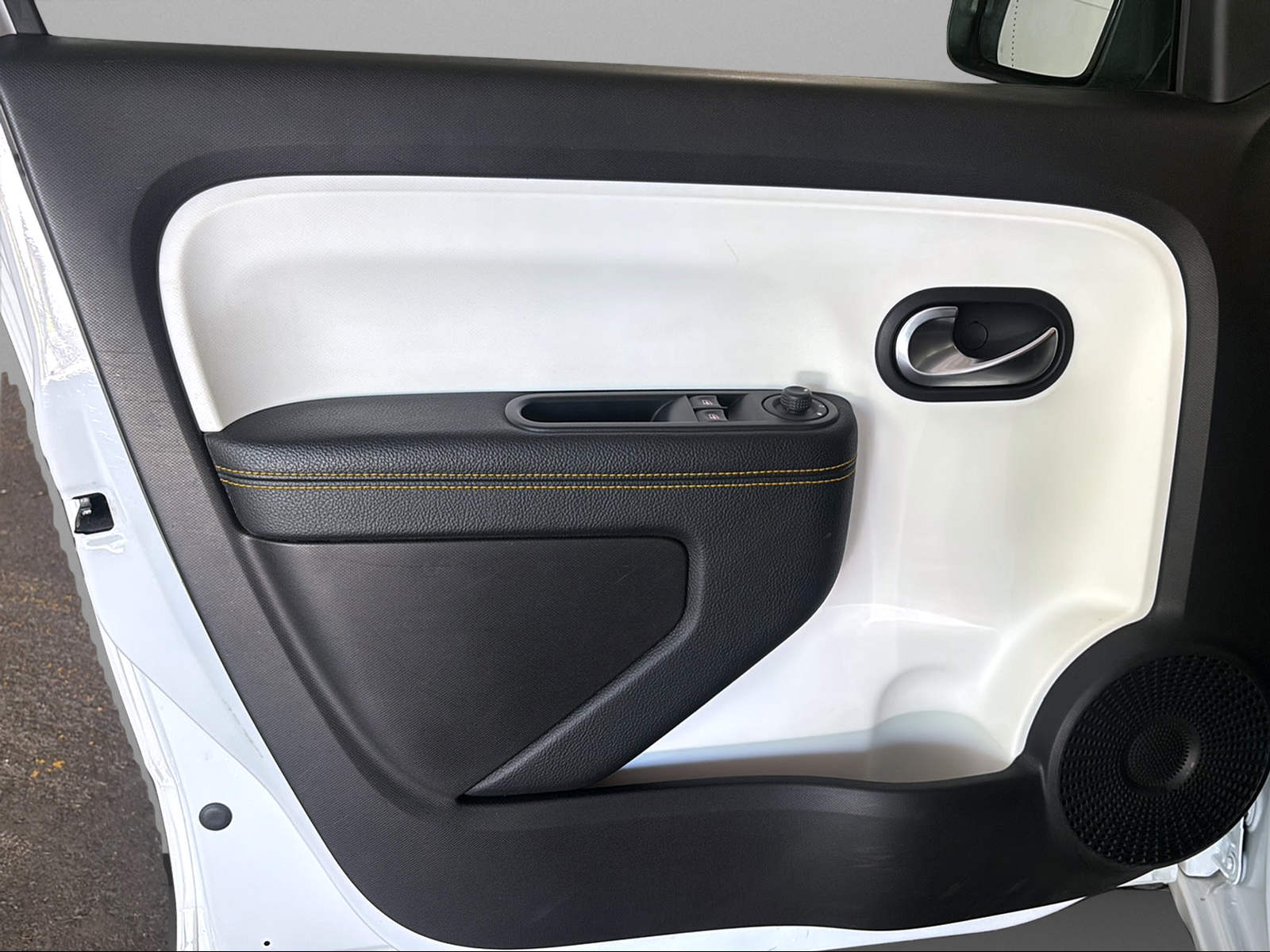 RENAULT Twingo Electric Intens-image-15