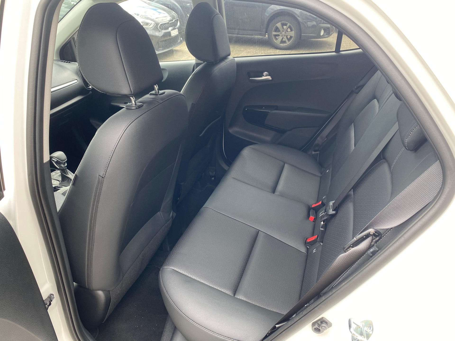 KIA Picanto 1.2 CVVT GT Line-image-4