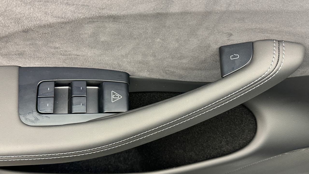 TESLA Model 3 Long Range RWD-image-8