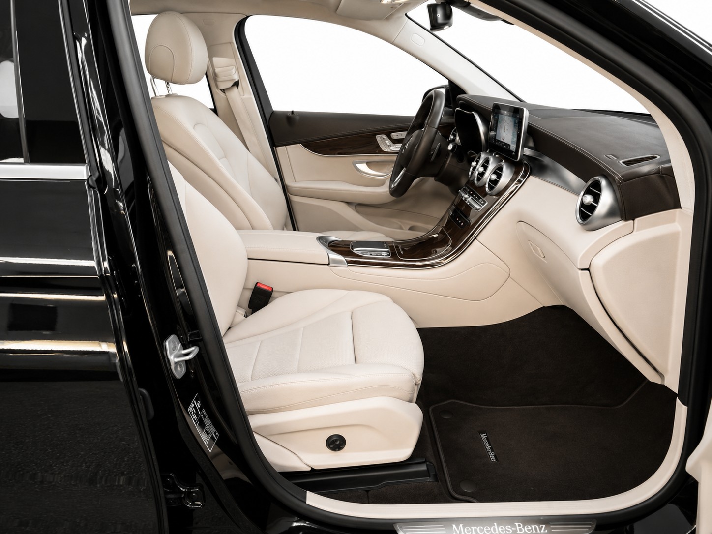 MERCEDES-BENZ GLC 300 e 4m CH FZ MIT GRATIS SERVICE-image-7
