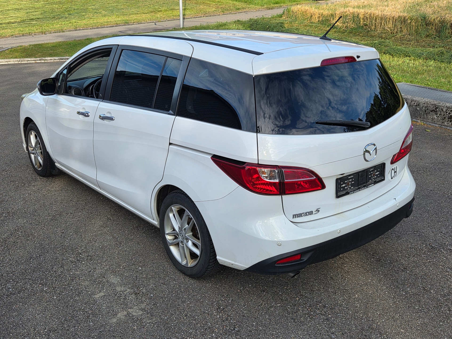 MAZDA 5 2.0 16V Voila ma Suisse Edition+-image-4