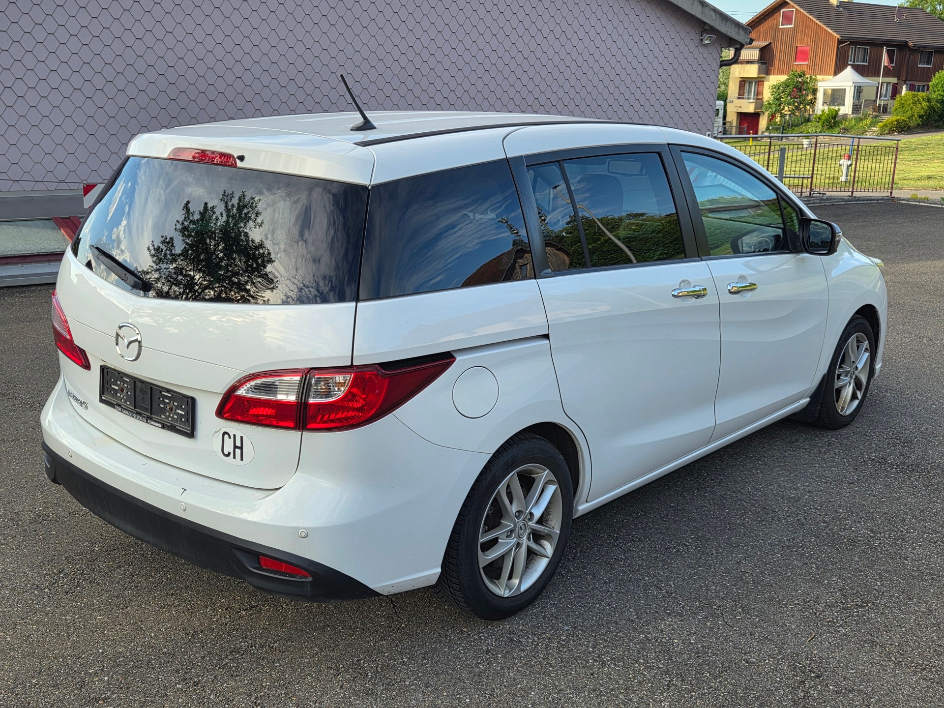 MAZDA 5 2.0 16V Voila ma Suisse Edition+-image-5