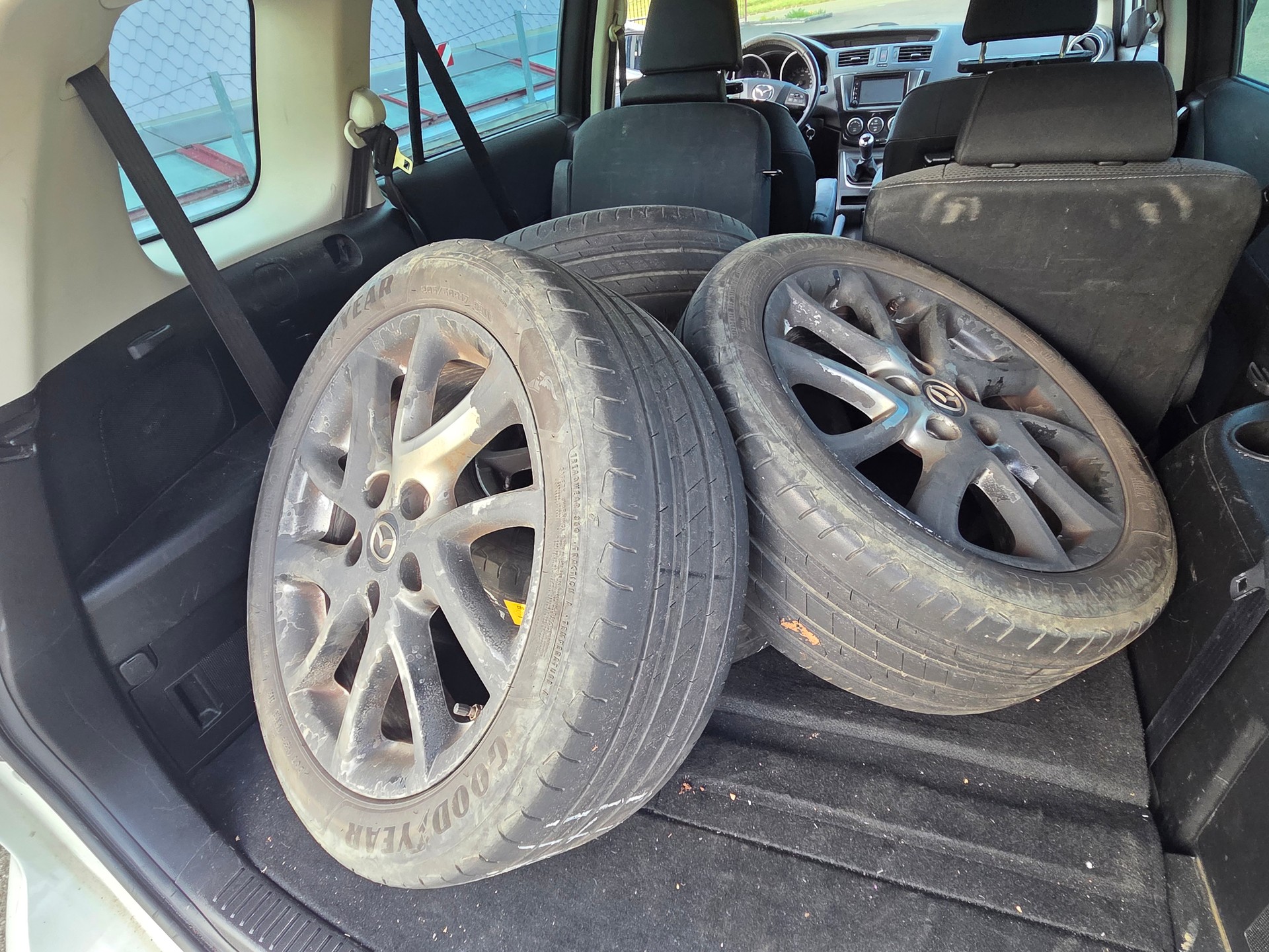MAZDA 5 2.0 16V Voila ma Suisse Edition+-image-8