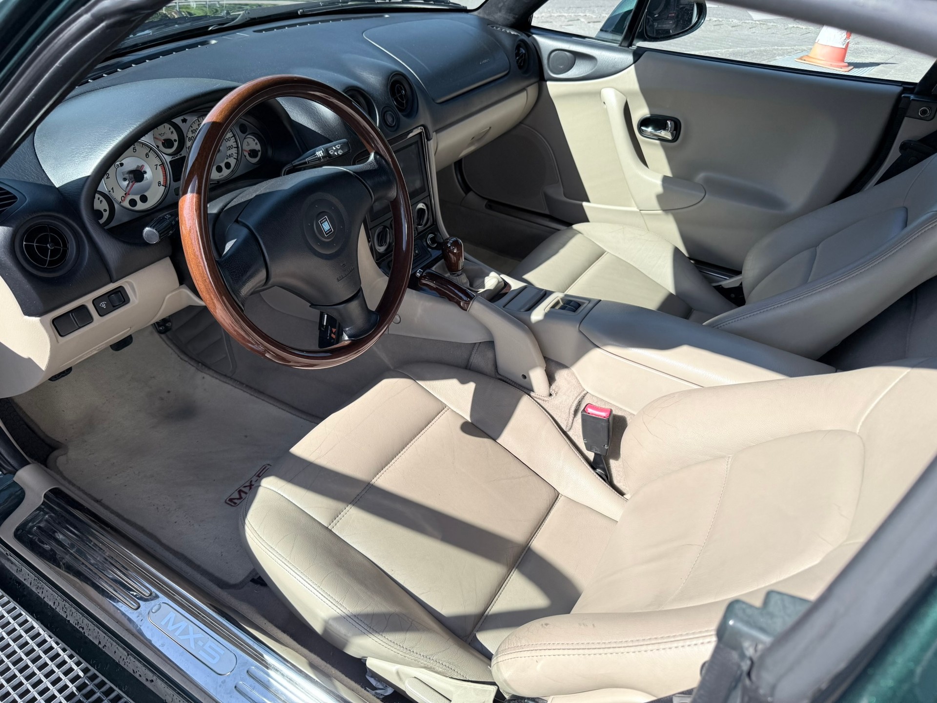 MAZDA MX-5 1.8i-16 B.Classic-image-10