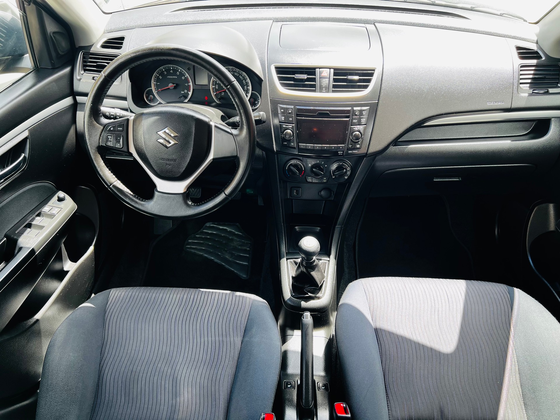 SUZUKI Swift 1.2i 16V GL Top 4x4-image-7