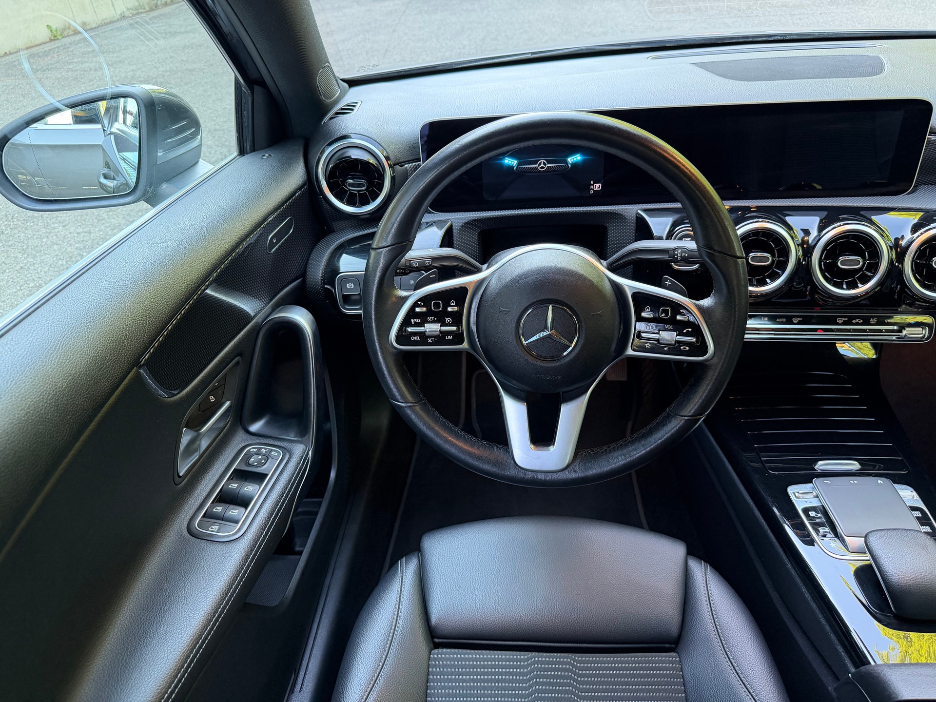 MERCEDES-BENZ A 220 Progressive 7G-DCT 4Matic-image-9