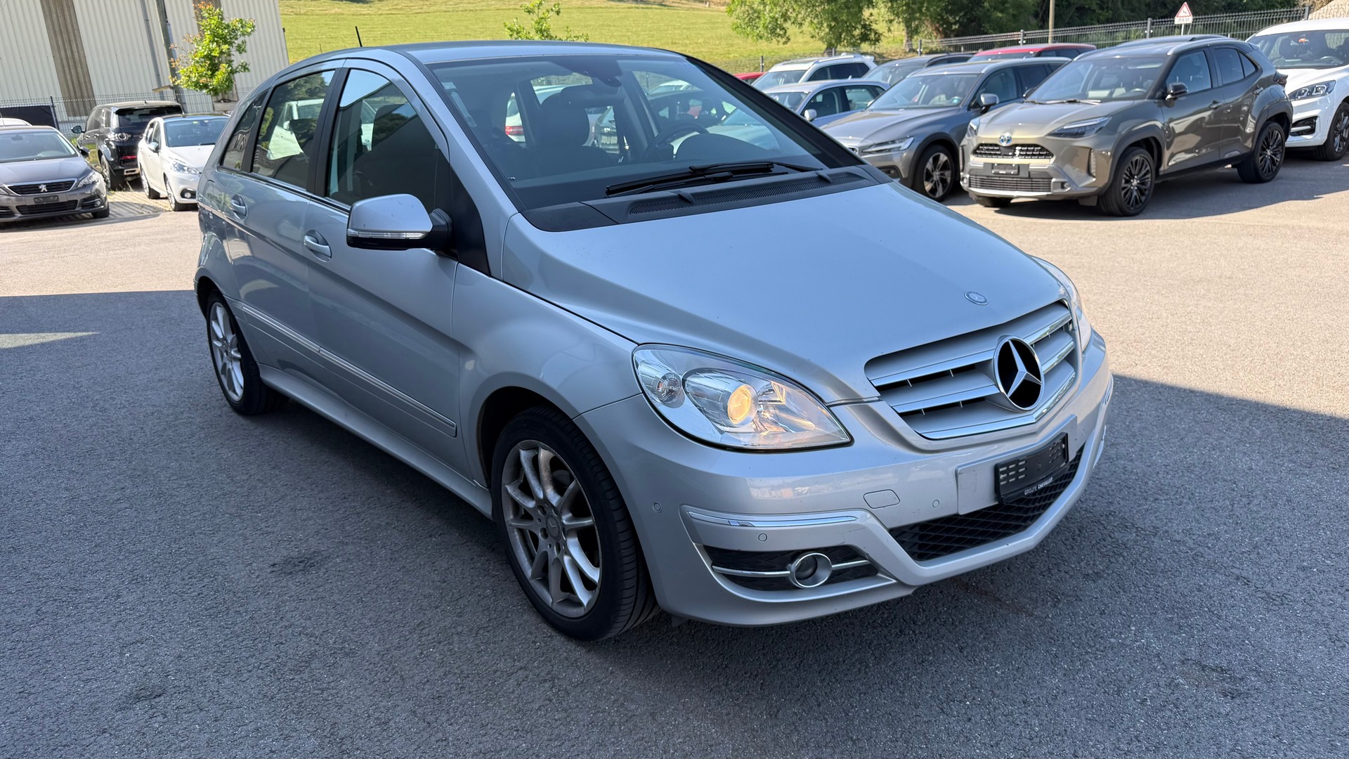 MERCEDES-BENZ B 180 Selection Autotronic-image-2