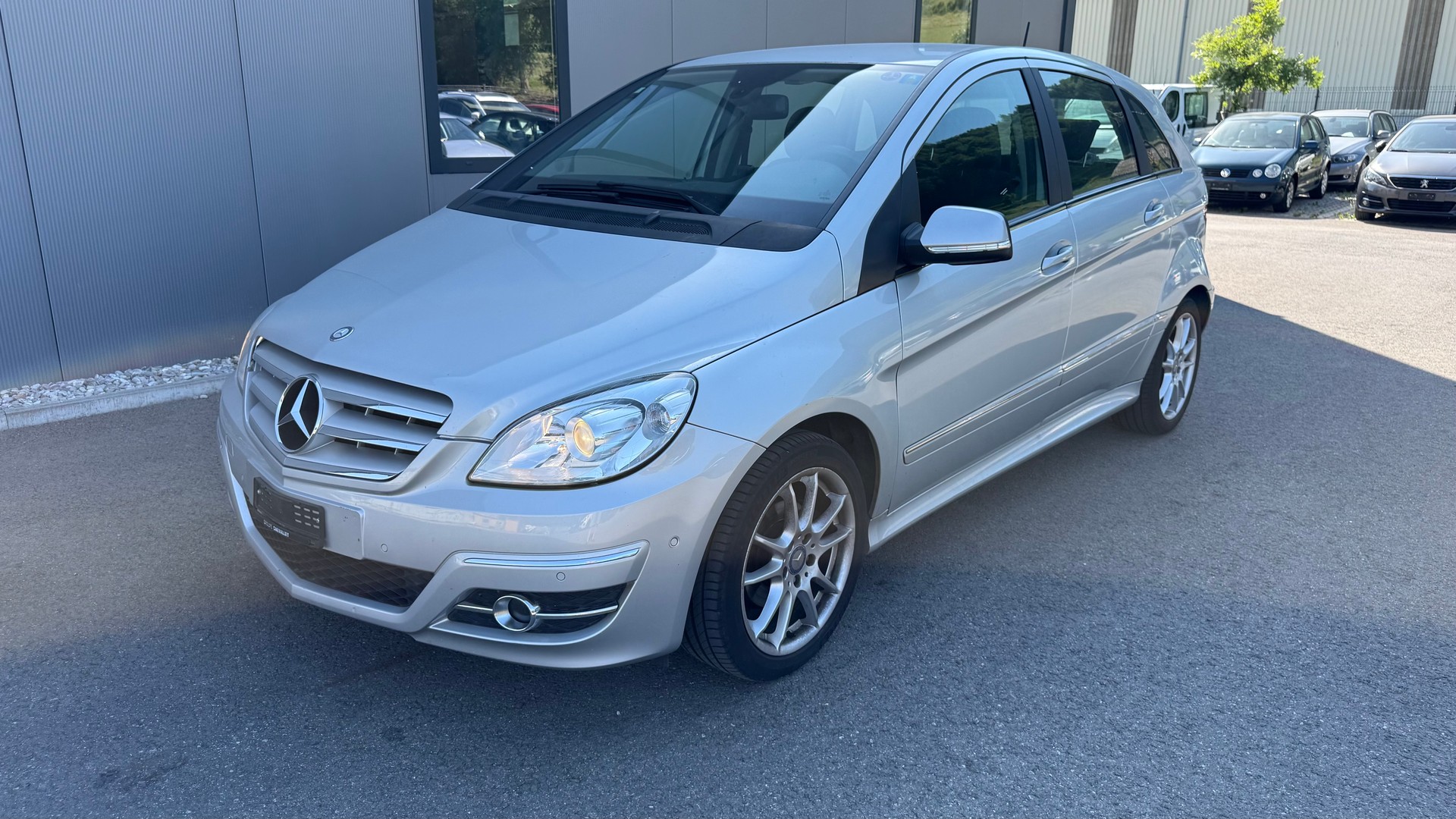 MERCEDES-BENZ B 180 Selection Autotronic-image-0