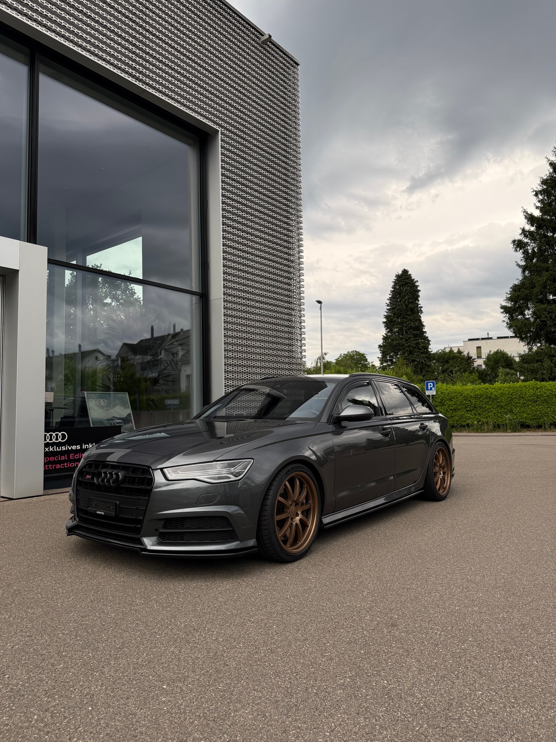 AUDI 4.0 V8 TFSI quattro S-Tronic-image-16