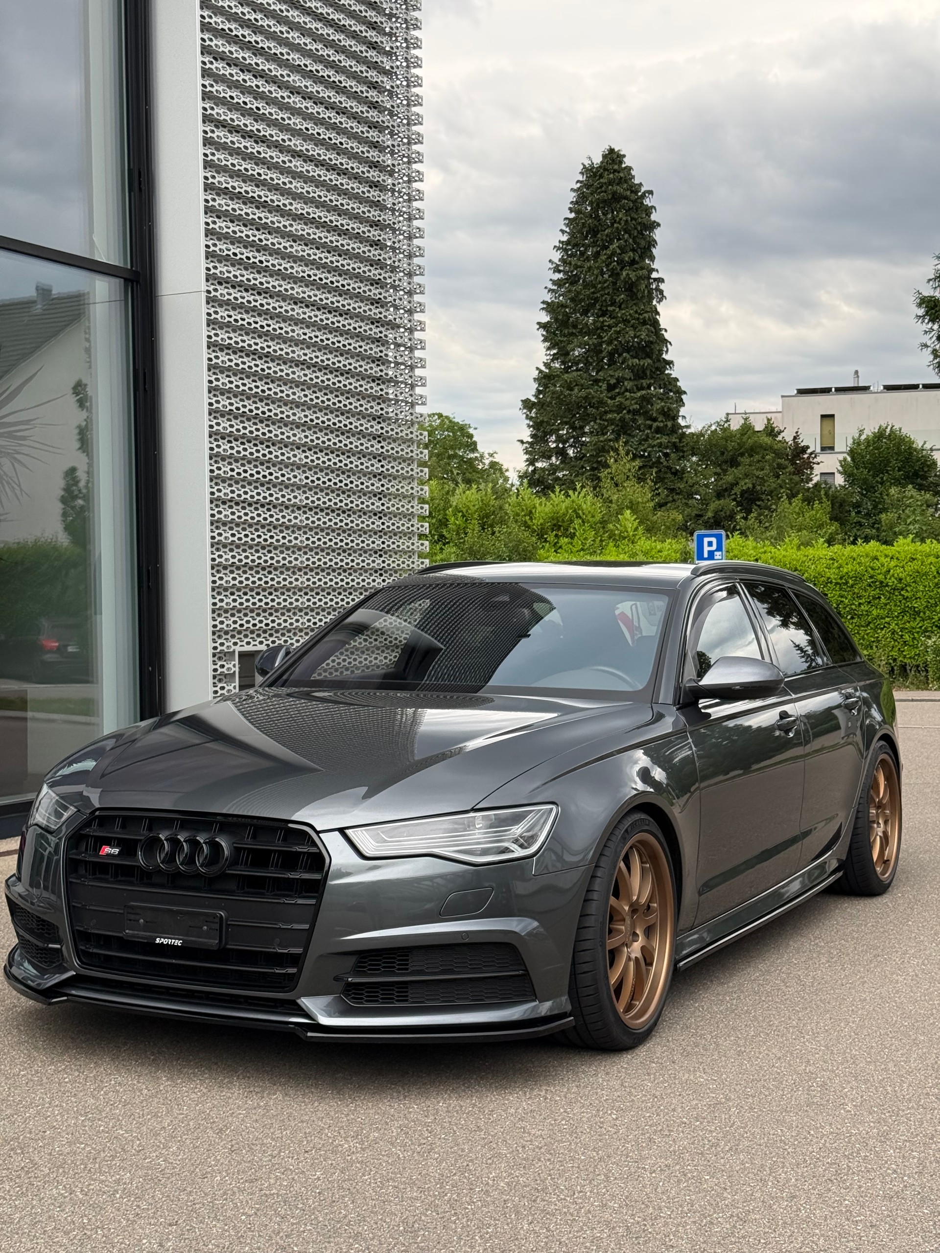 AUDI 4.0 V8 TFSI quattro S-Tronic-image-1