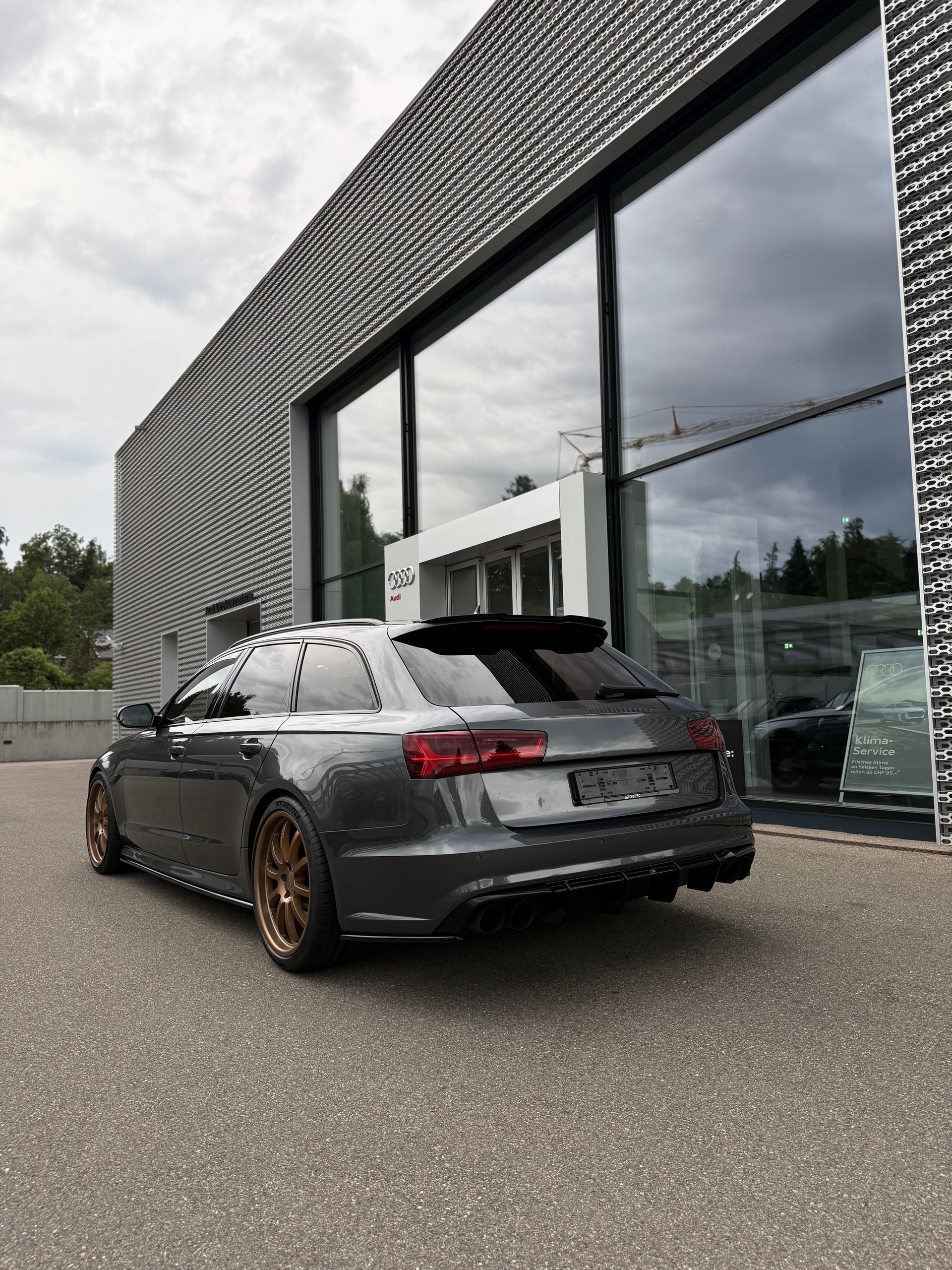 AUDI 4.0 V8 TFSI quattro S-Tronic-image-15