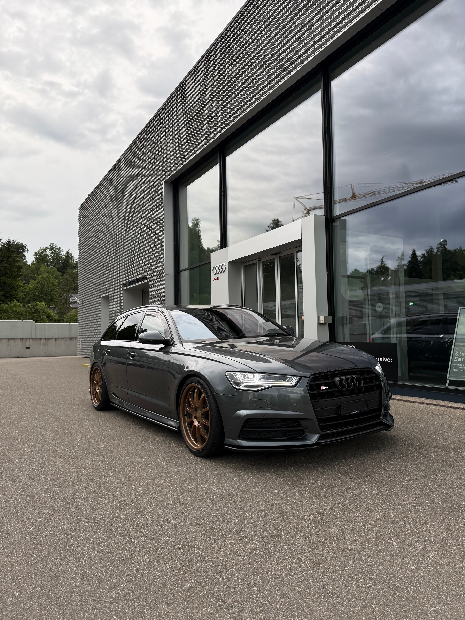 AUDI 4.0 V8 TFSI quattro S-Tronic-image-5