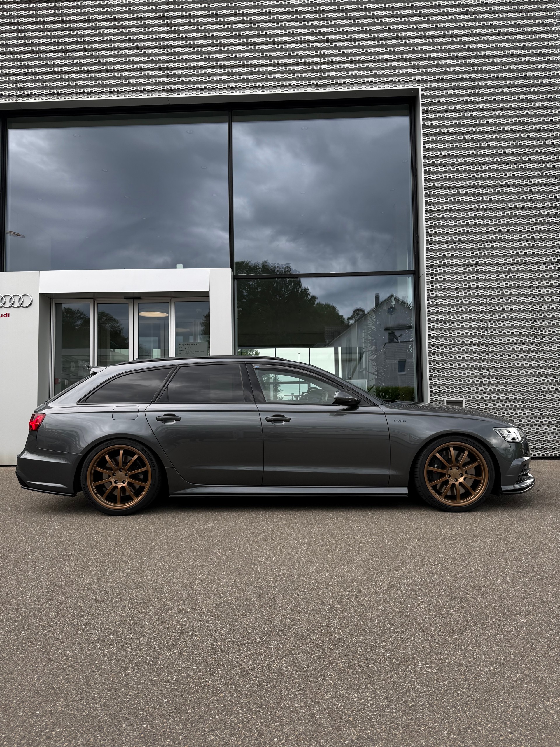 AUDI 4.0 V8 TFSI quattro S-Tronic-image-3
