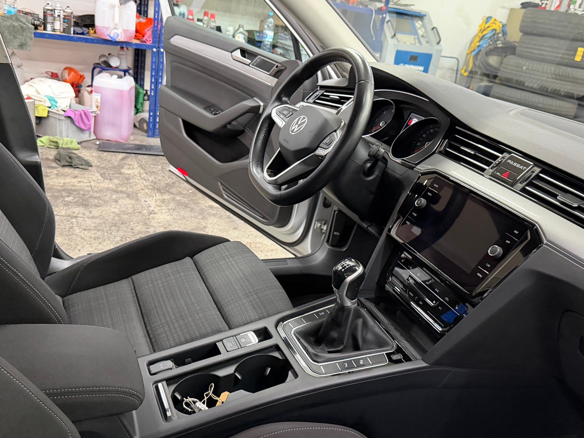 VW Passat 2.0 TDI BMT Business-image-12