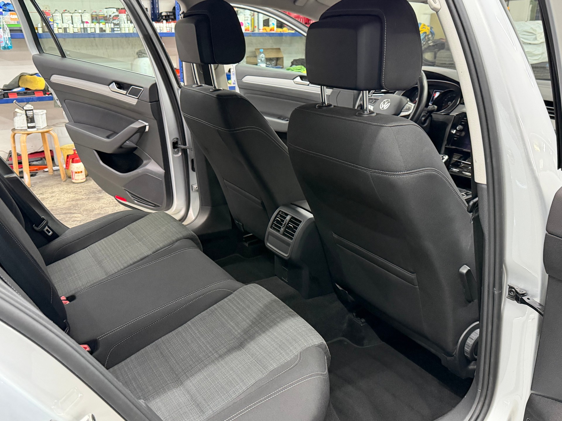 VW Passat 2.0 TDI BMT Business-image-10