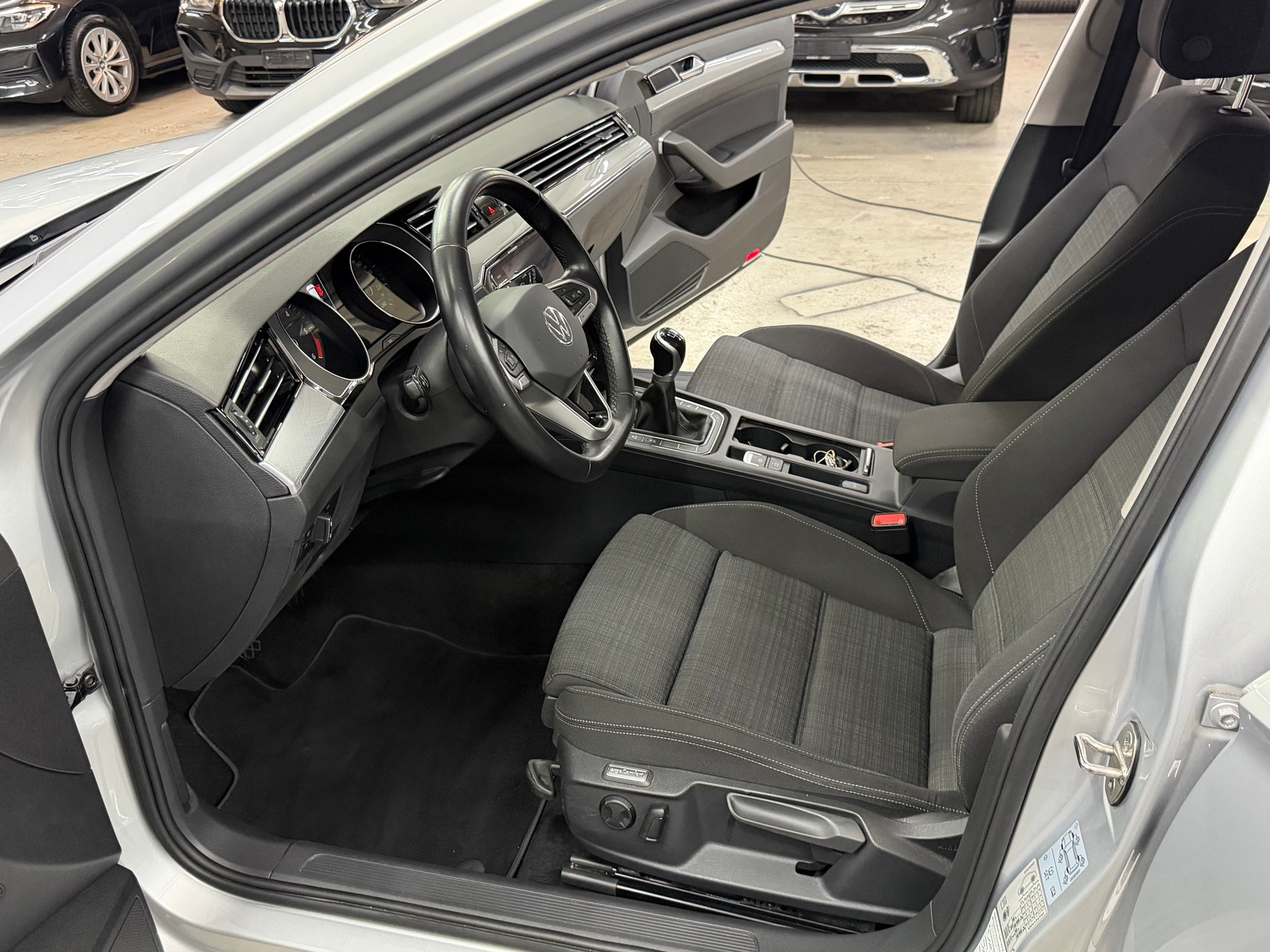 VW Passat 2.0 TDI BMT Business-image-7