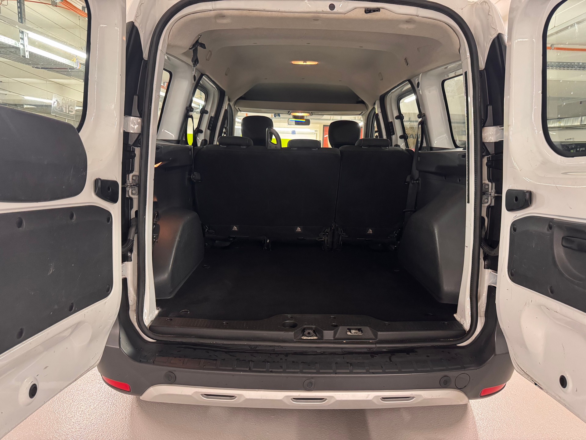 DACIA Dokker TCE 130 16V Stepway-image-8