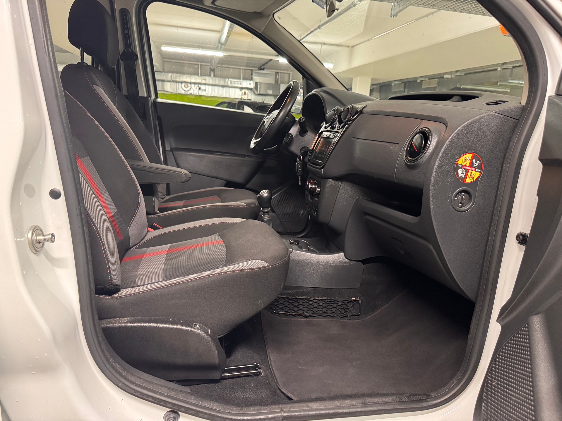DACIA Dokker TCE 130 16V Stepway-image-10
