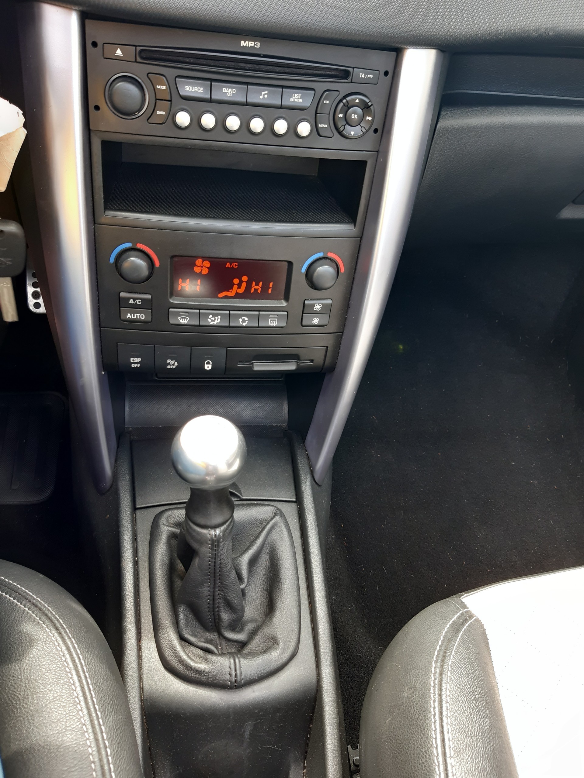 PEUGEOT 207 CC 1.6 16V Trendy-image-9