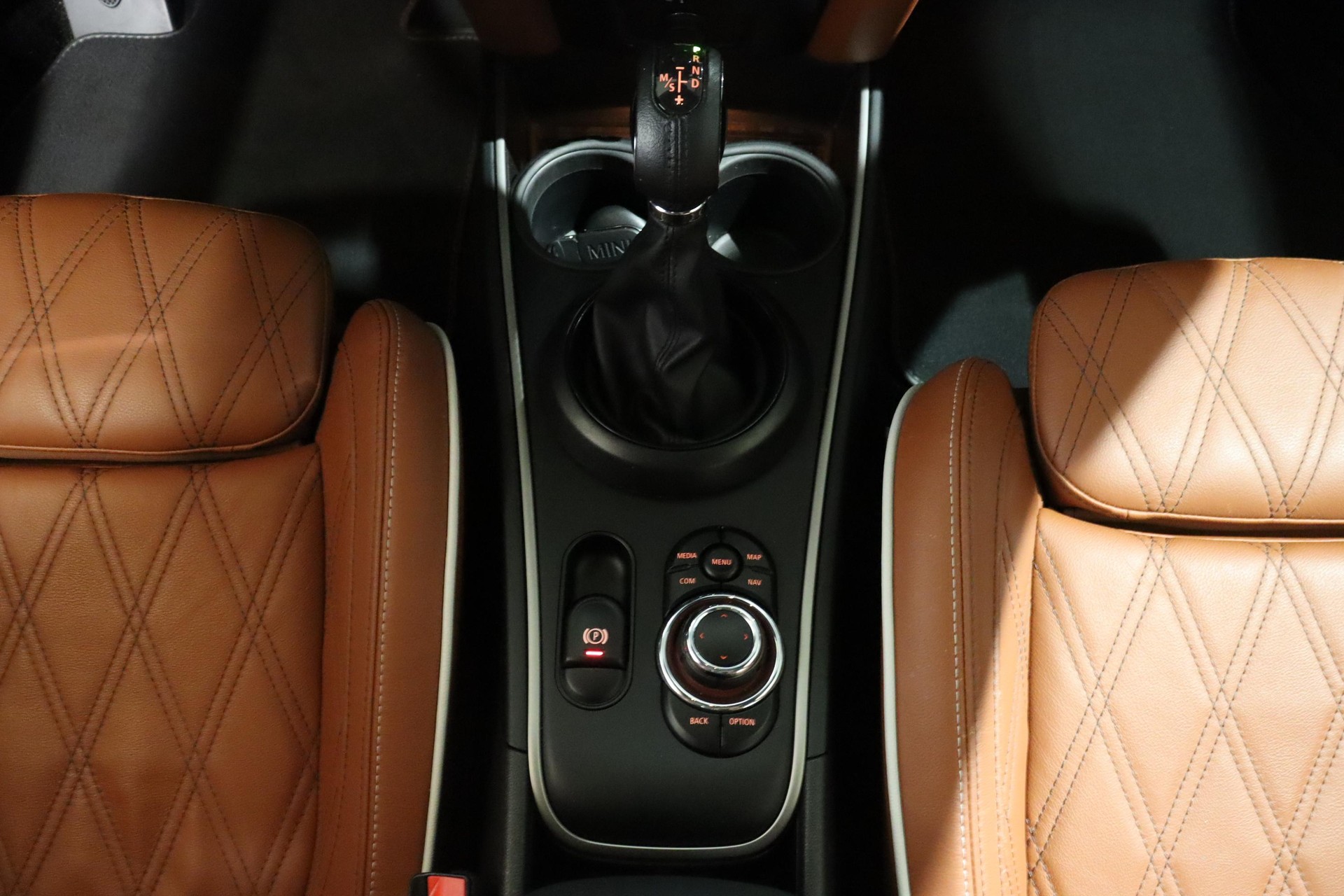MINI Countryman F60 1.5i Cooper S E ALL4-image-11