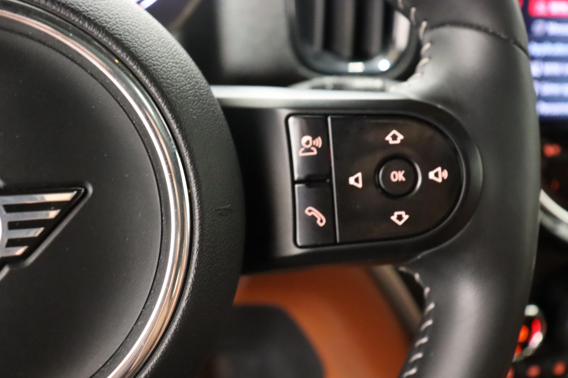 MINI Countryman F60 1.5i Cooper S E ALL4-image-19