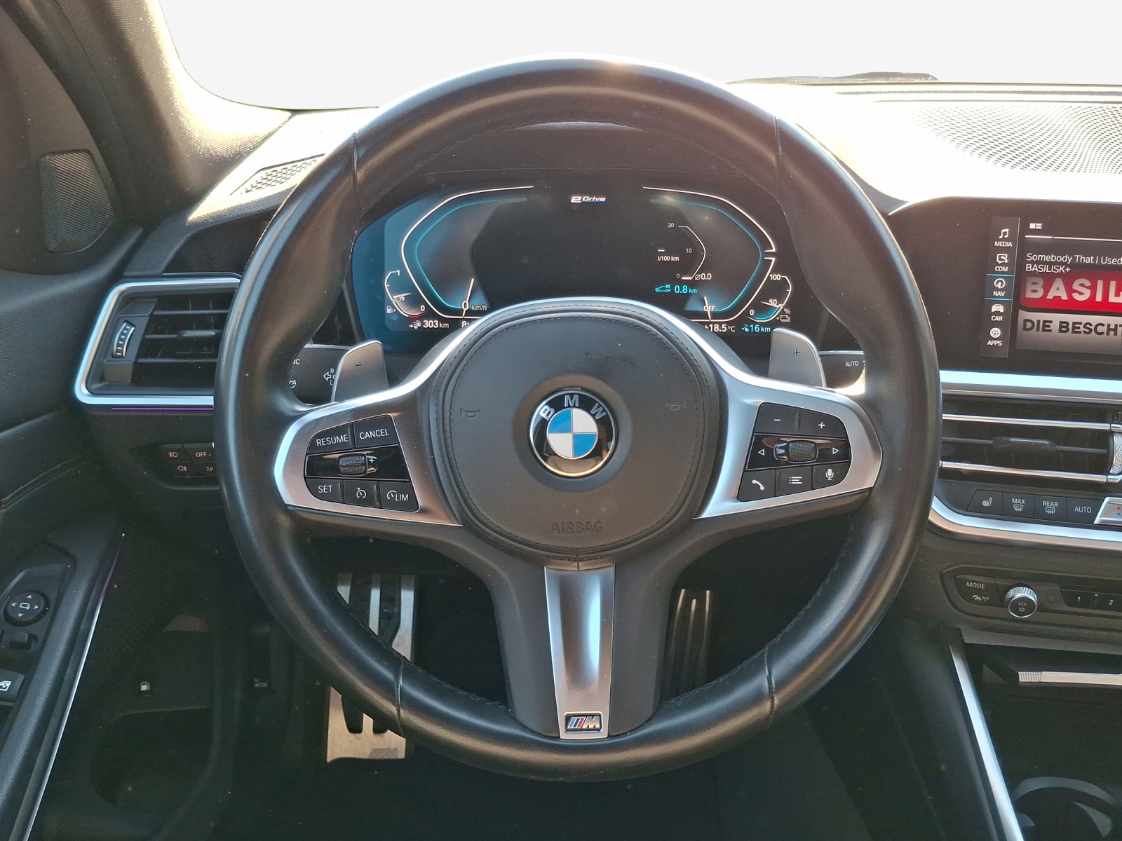 BMW 330e xDrive Steptronic-image-9
