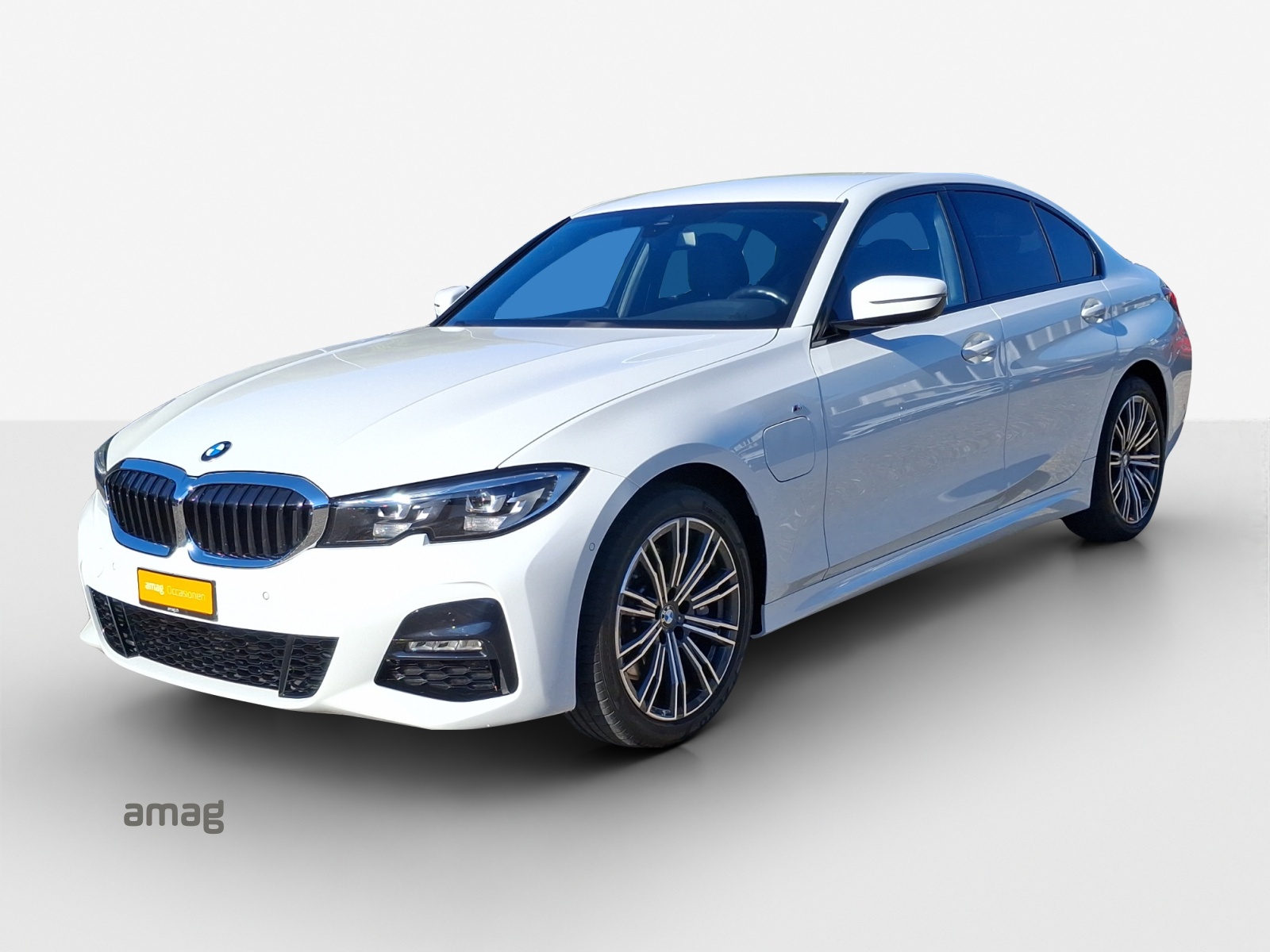 BMW 330e xDrive Steptronic-image-0