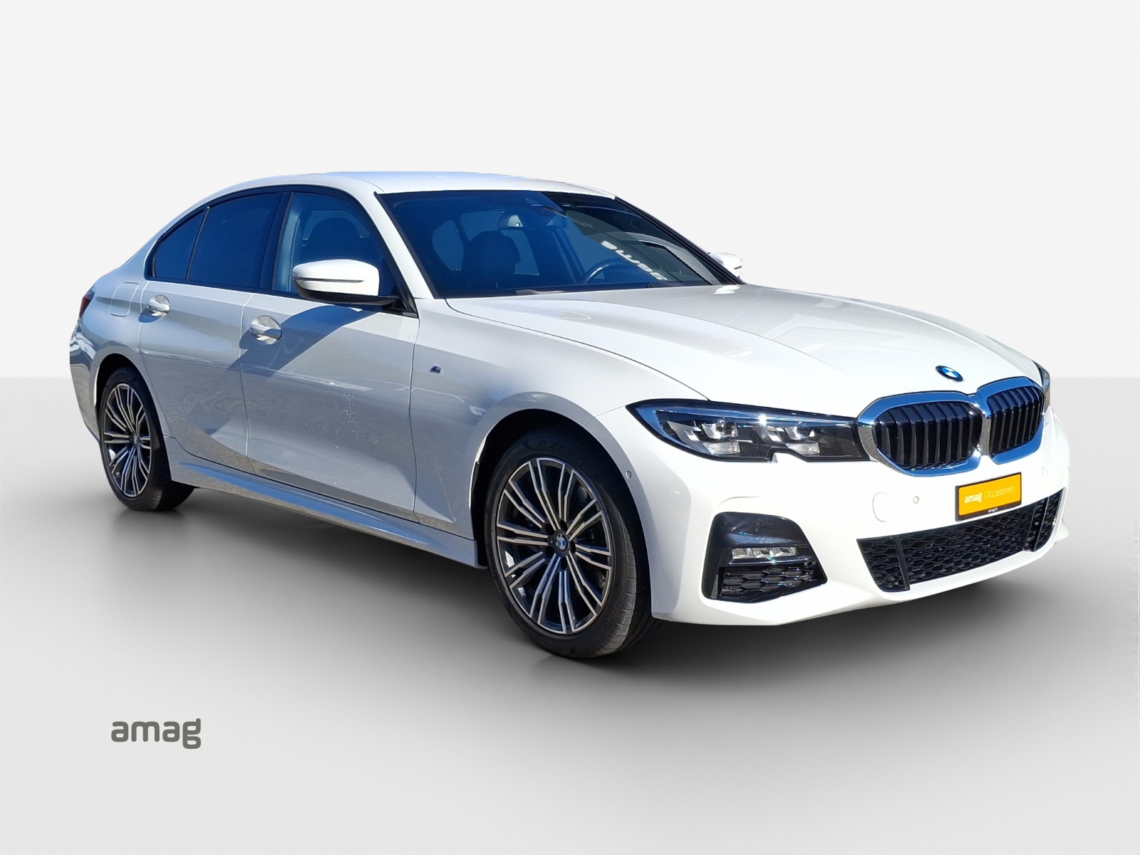 BMW 330e xDrive Steptronic-image-5