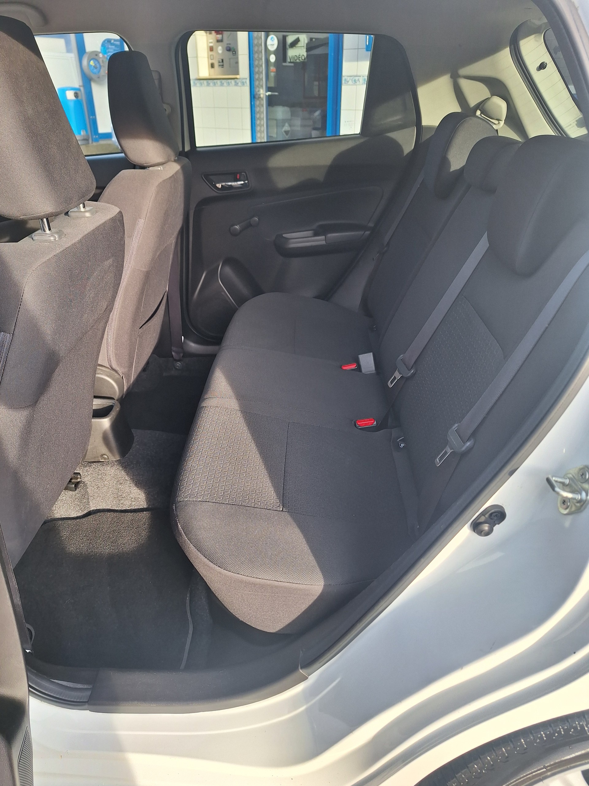 SUZUKI Swift 1.2i Compact+ Allgrip 4x4-image-9