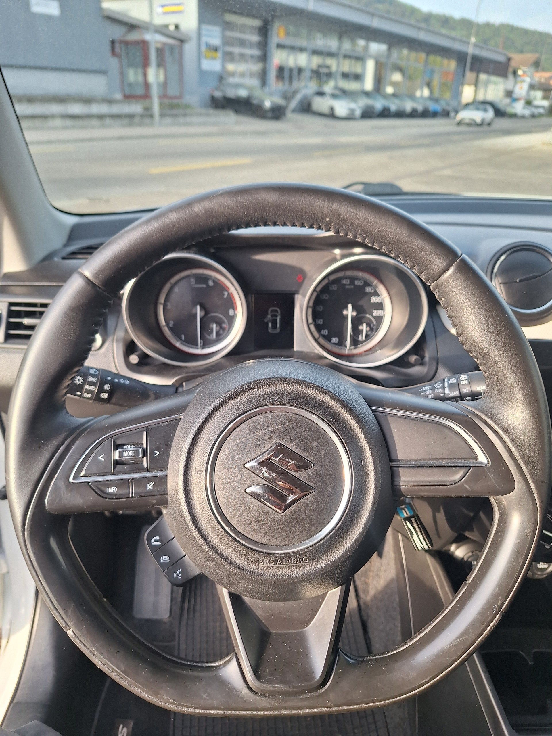 SUZUKI Swift 1.2i Compact+ Allgrip 4x4-image-6
