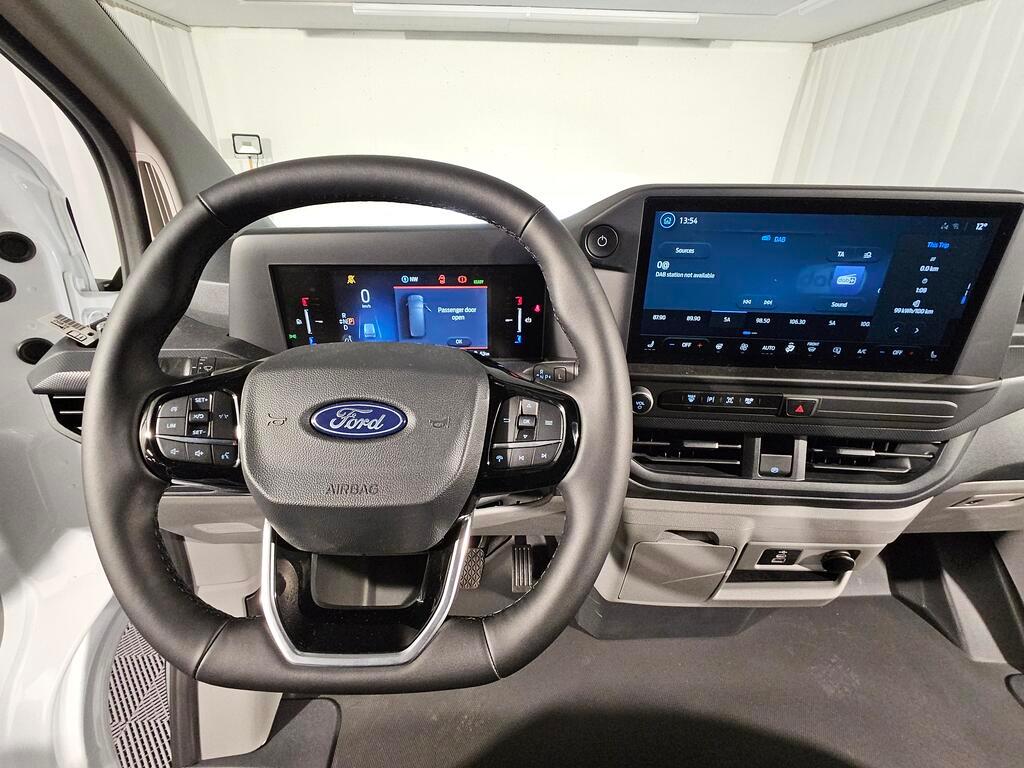 FORD E-Transit C Van 320 L1 Trend-image-8