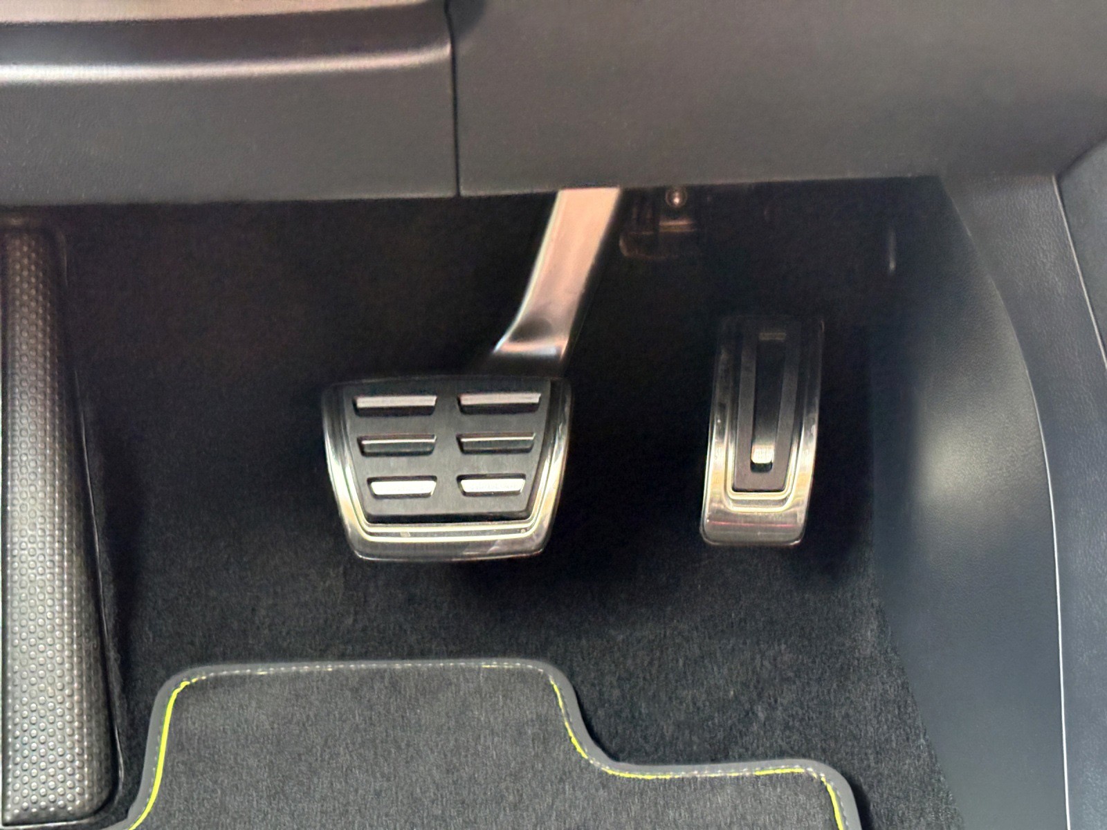 SKODA Elroq RS 4x4-image-16