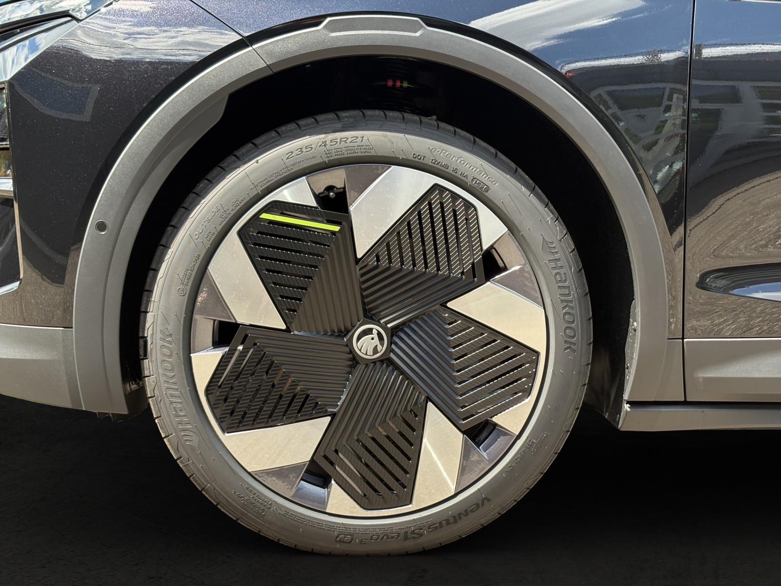 SKODA Elroq RS 4x4-image-15