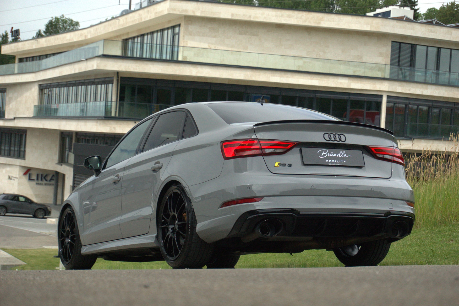 AUDI RS3 Limousine 2.5 TSI quattro S-tronic-image-4