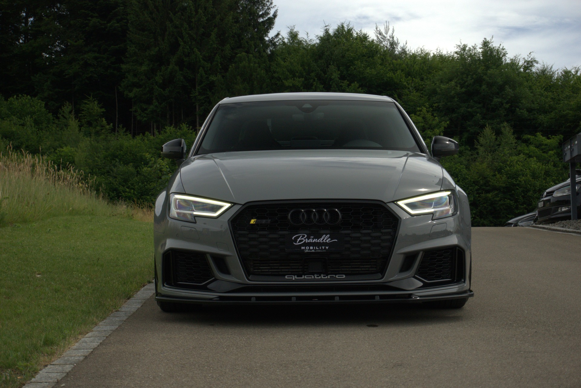 AUDI RS3 Limousine 2.5 TSI quattro S-tronic-image-1