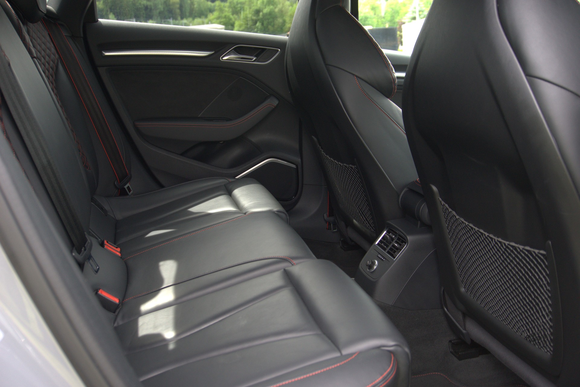 AUDI RS3 Limousine 2.5 TSI quattro S-tronic-image-13