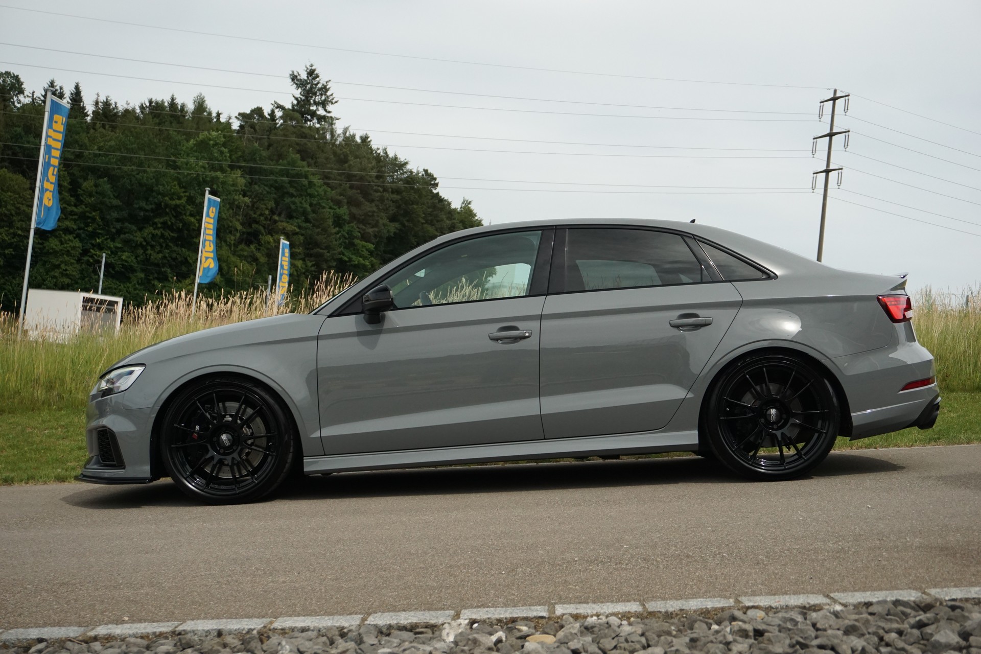 AUDI RS3 Limousine 2.5 TSI quattro S-tronic-image-2