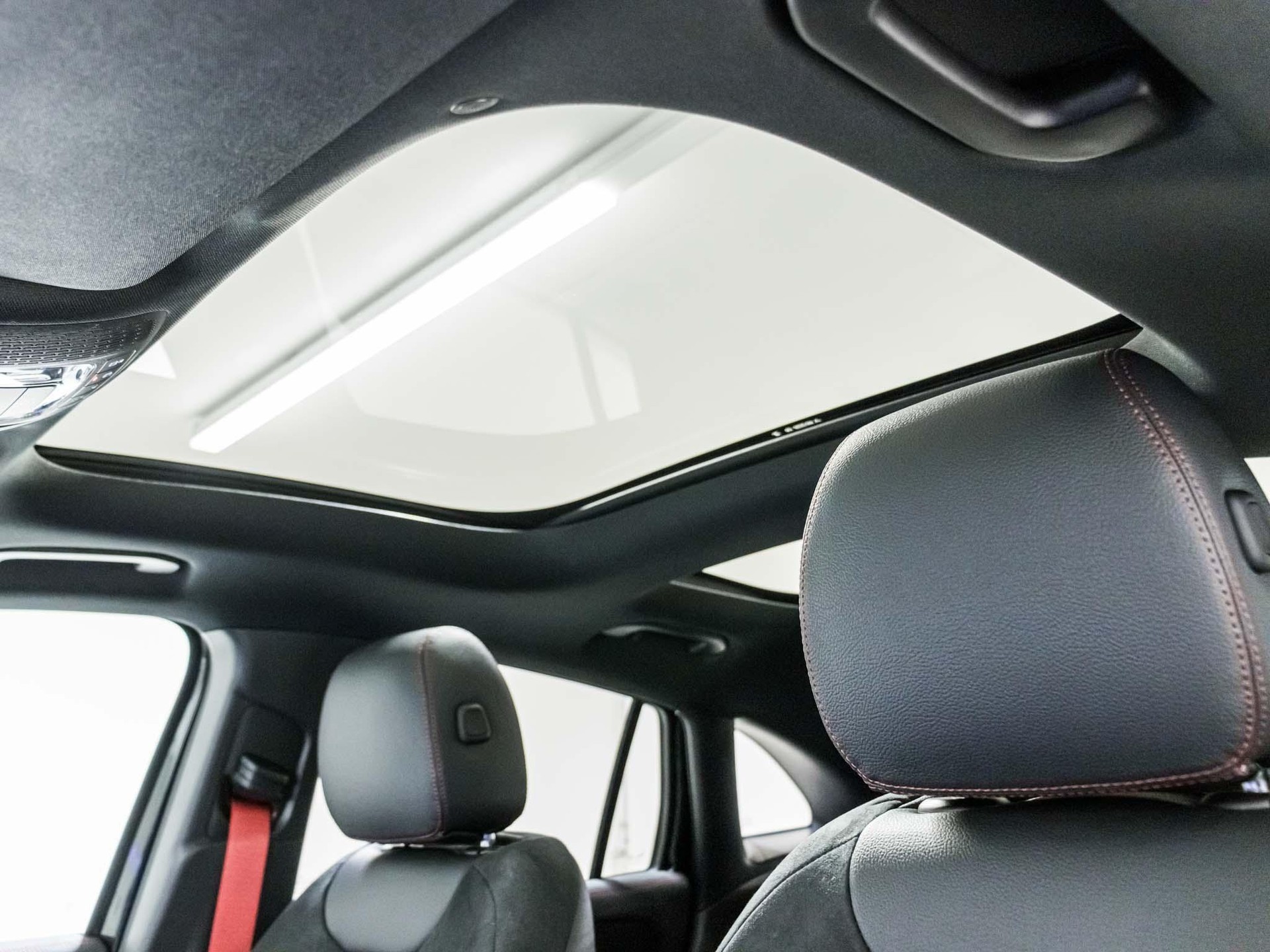 MERCEDES-BENZ GLA 35 AMG 4MATIC-image-8