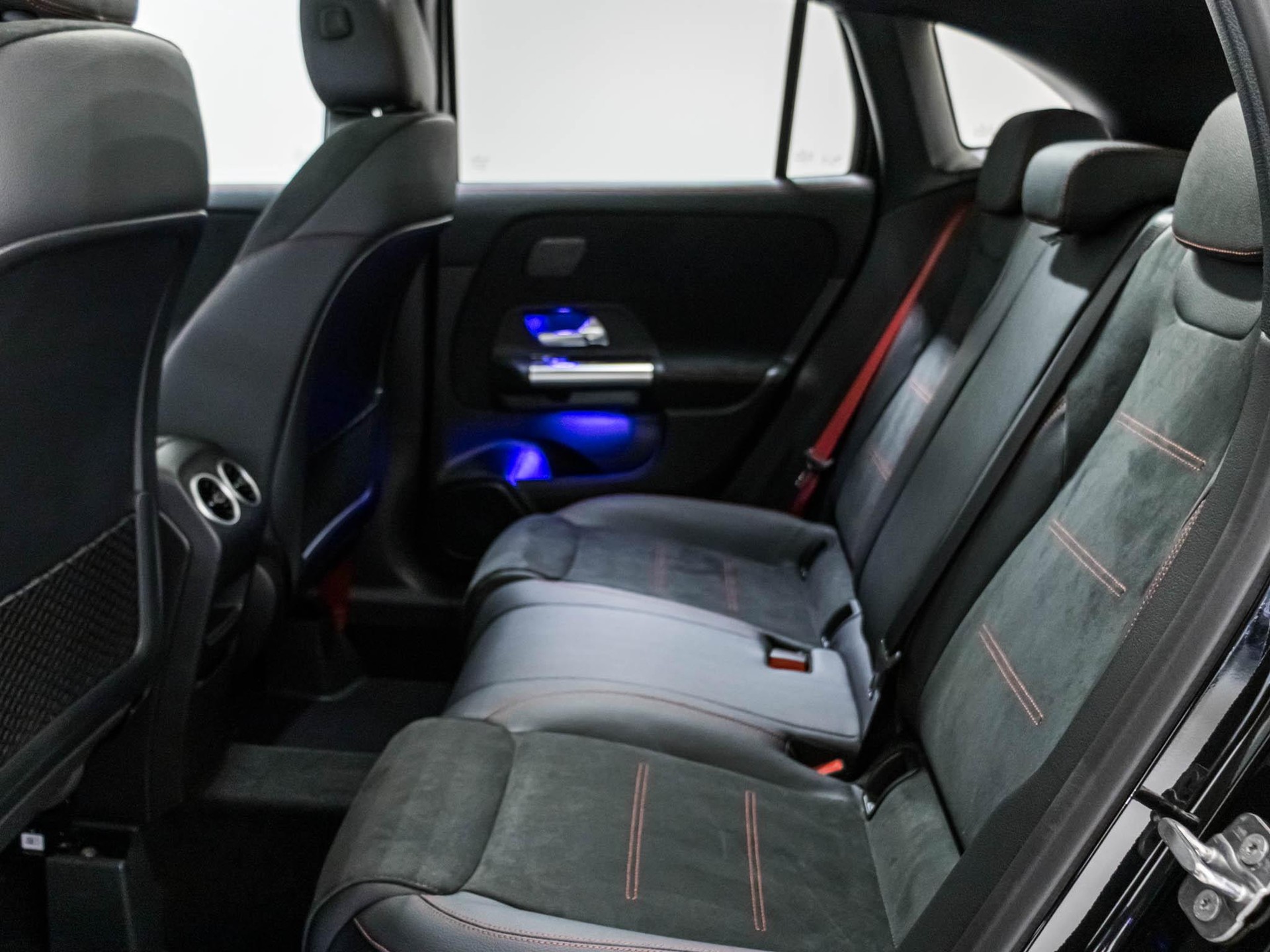 MERCEDES-BENZ GLA 35 AMG 4MATIC-image-7