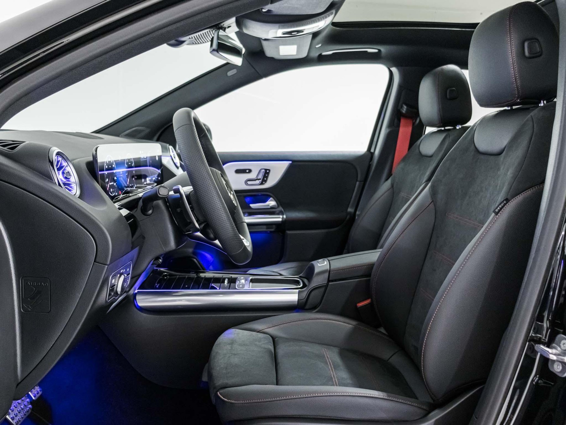 MERCEDES-BENZ GLA 35 AMG 4MATIC-image-6