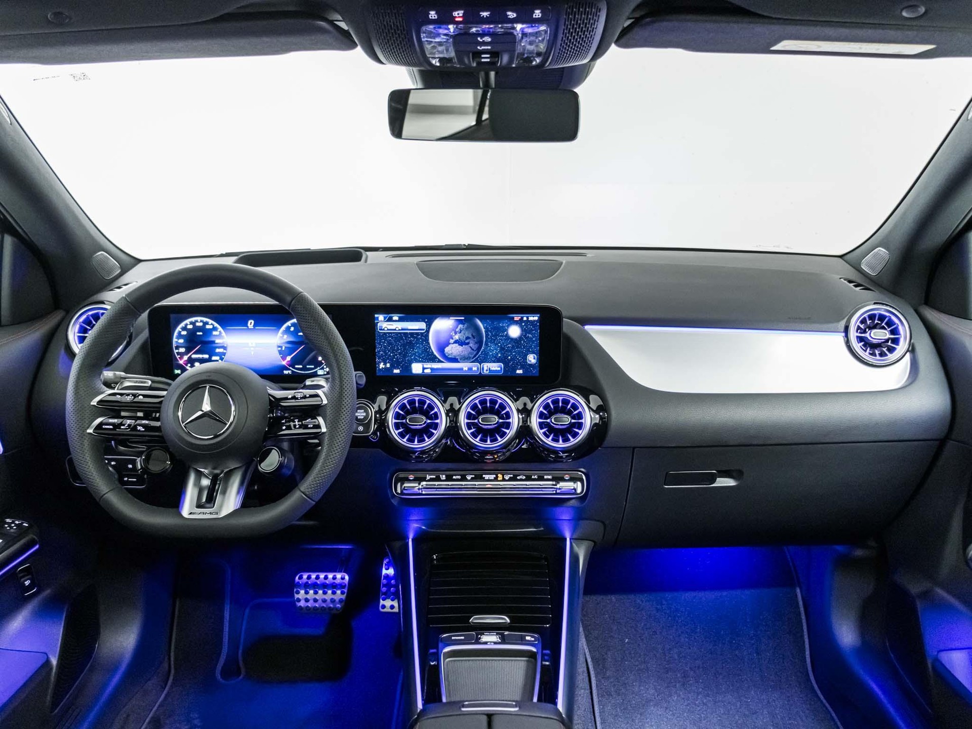 MERCEDES-BENZ GLA 35 AMG 4MATIC-image-11