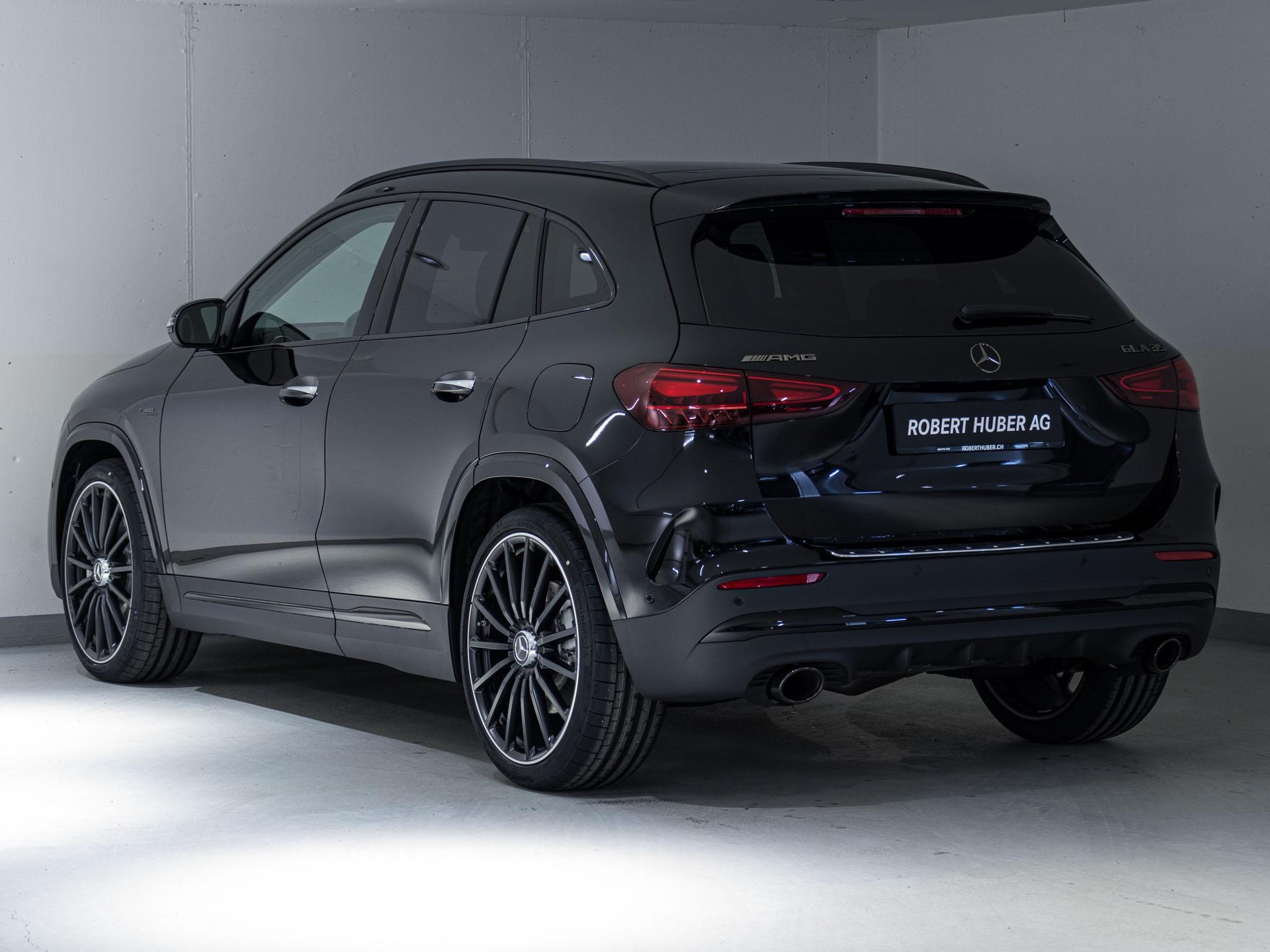 MERCEDES-BENZ GLA 35 AMG 4MATIC-image-3