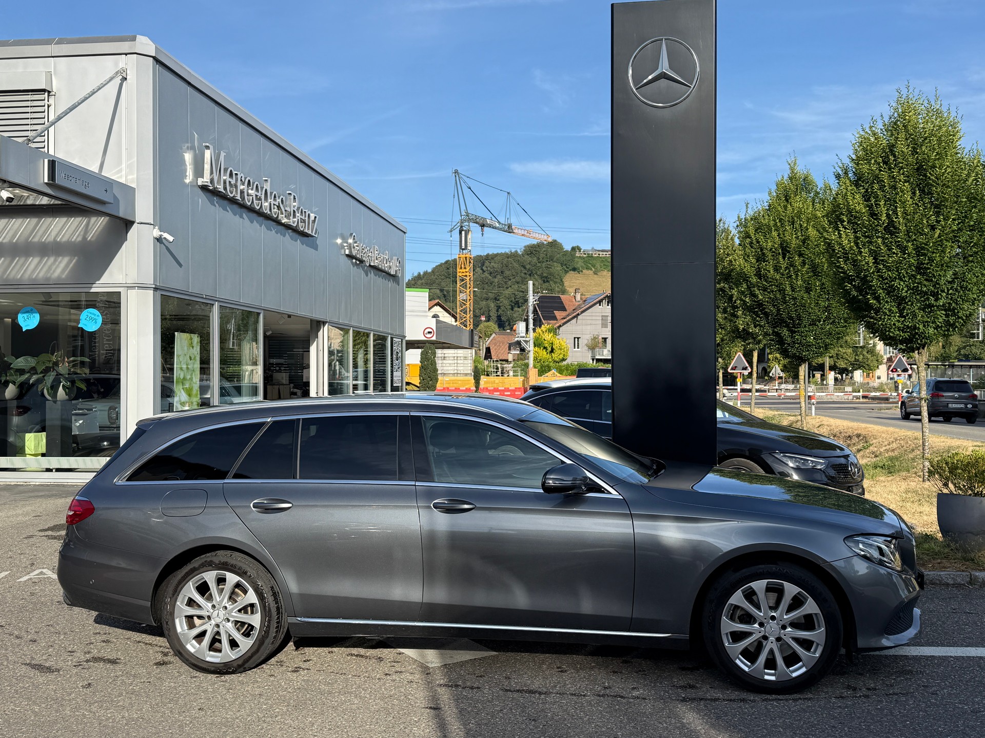 MERCEDES-BENZ E 200 Avantgarde 4matic Kombi-image-9