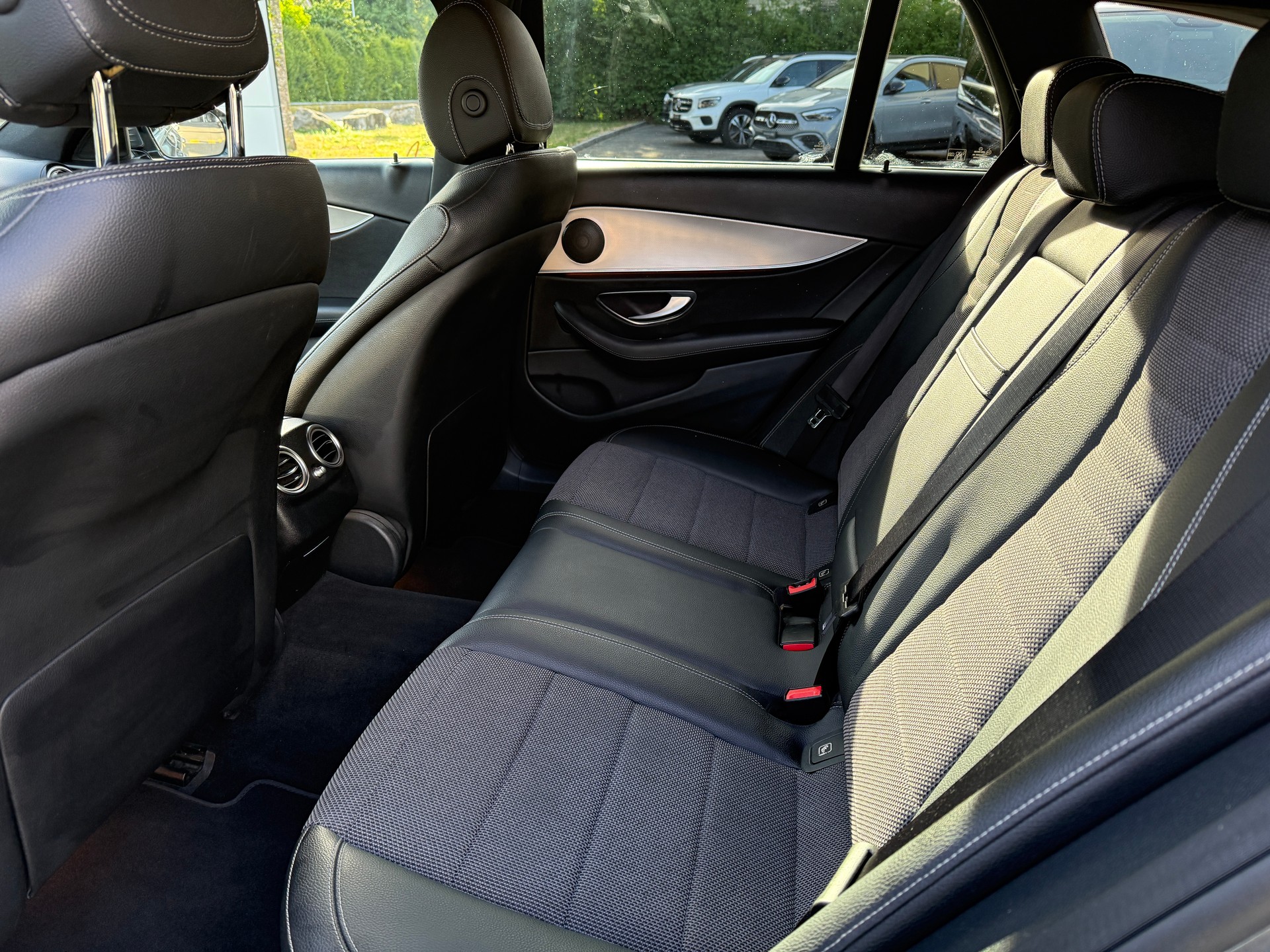 MERCEDES-BENZ E 200 Avantgarde 4matic Kombi-image-5