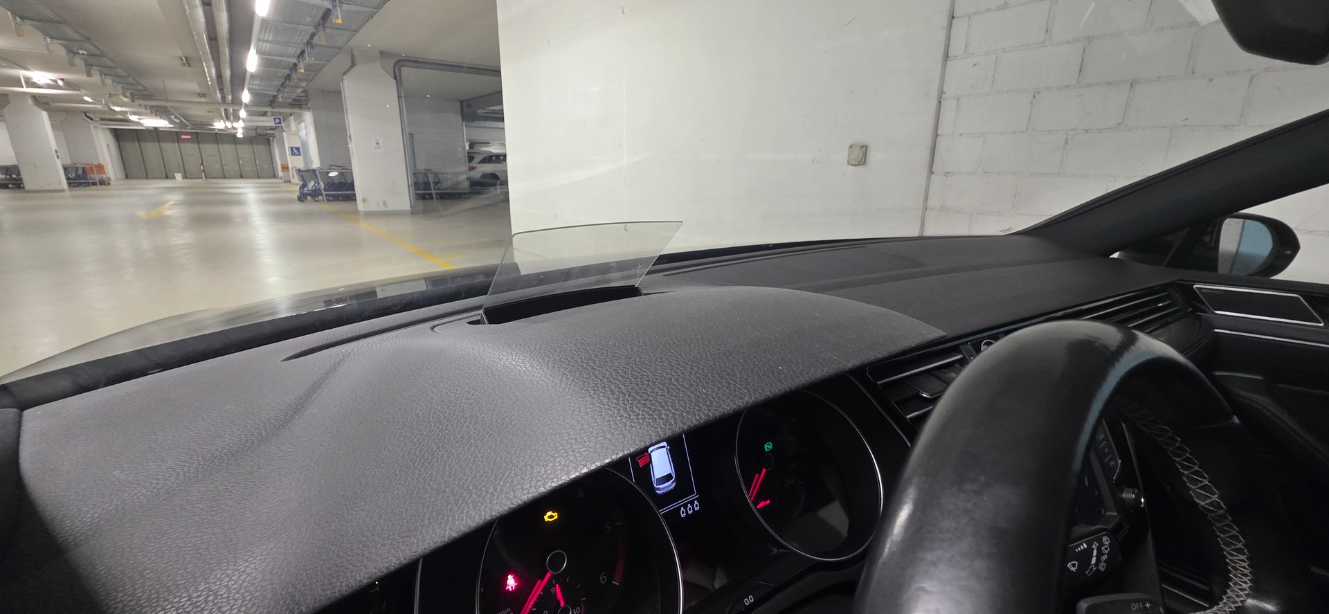 VW Passat Variant 2.0 TDI BMT R-Line DSG 4Motion-image-11