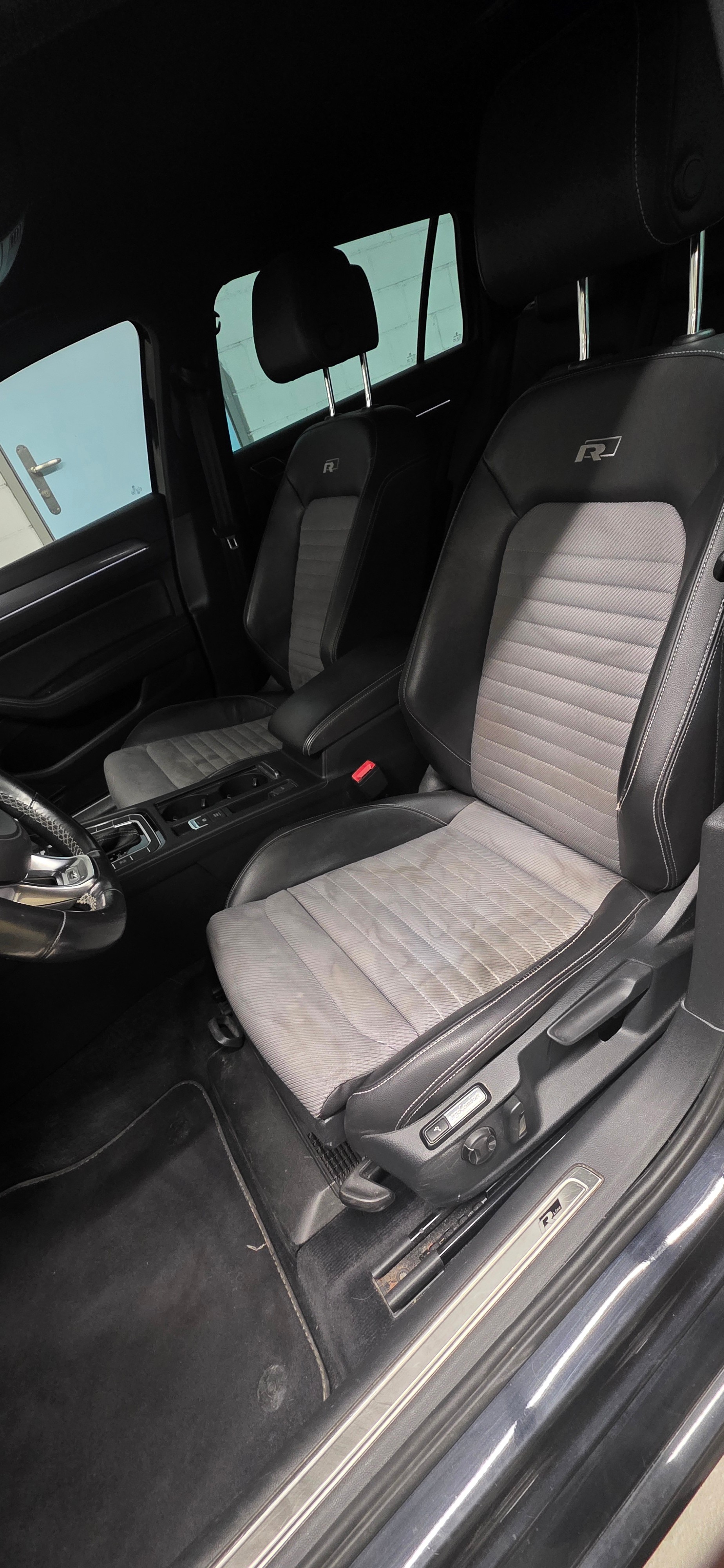 VW Passat Variant 2.0 TDI BMT R-Line DSG 4Motion-image-8