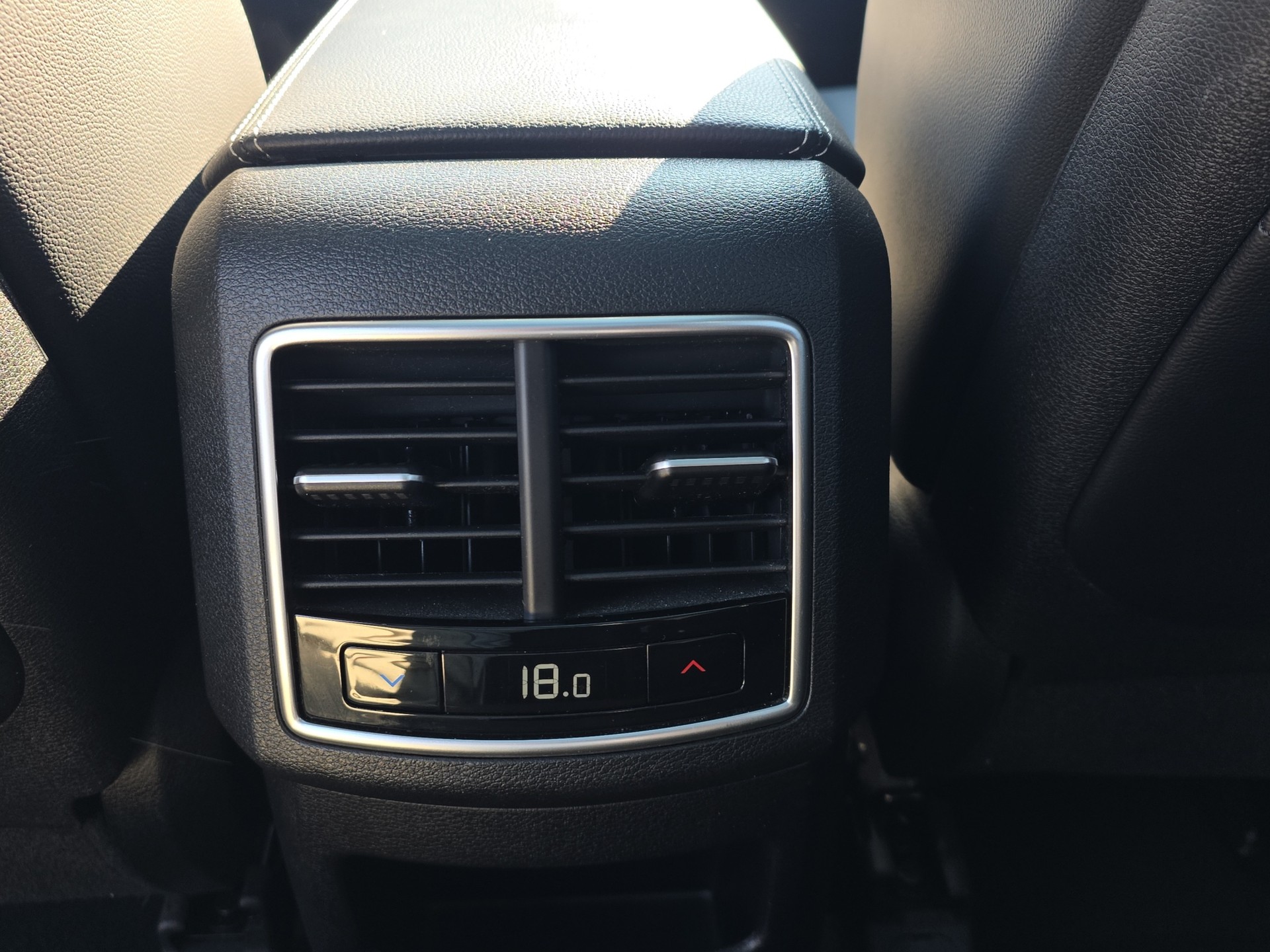 KIA Sportage 1.6 T-GDi Hybrid GT-Line-image-15