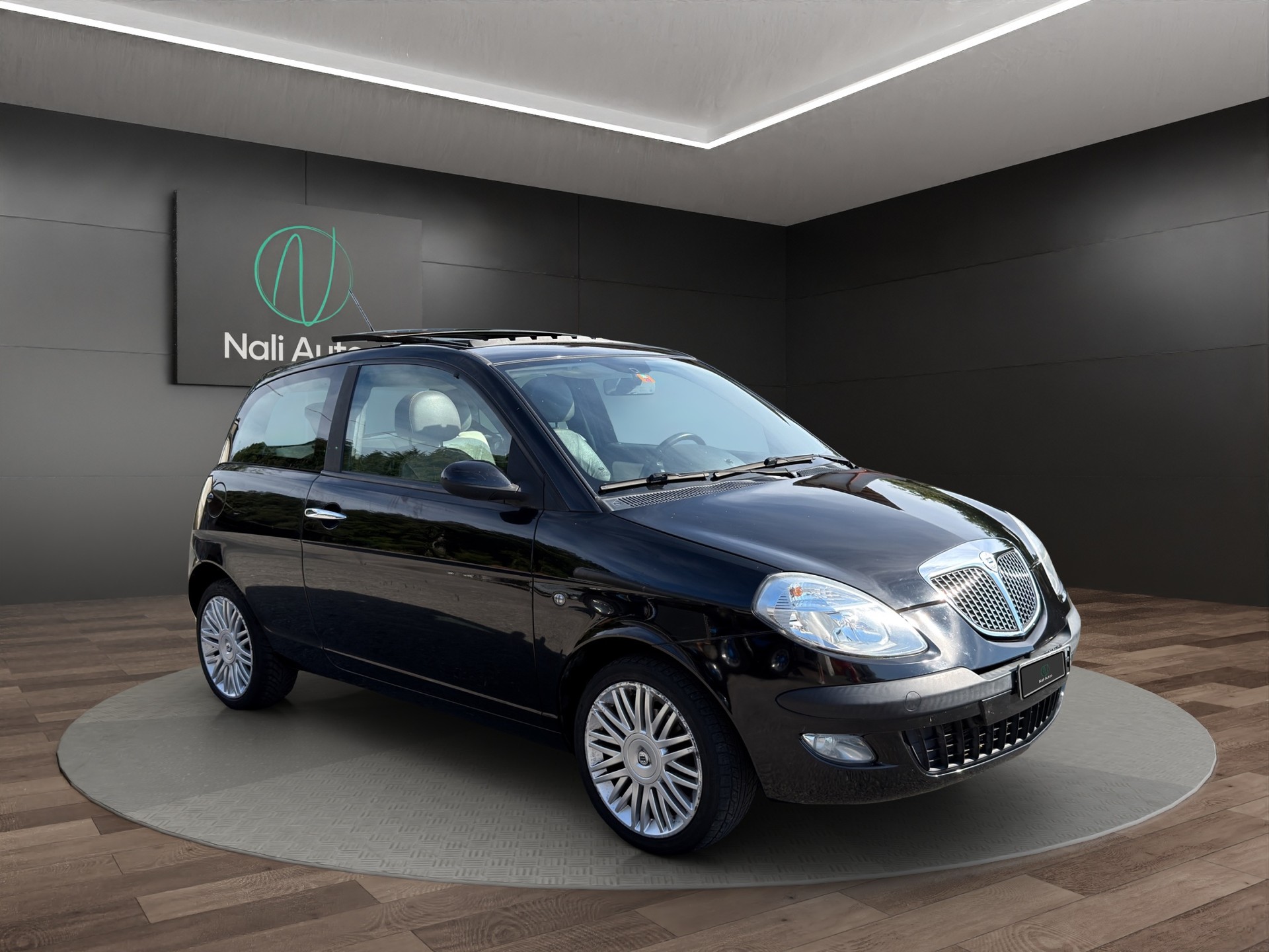 LANCIA Ypsilon 1.3 16V JTD Glamour B-Colore-image-1